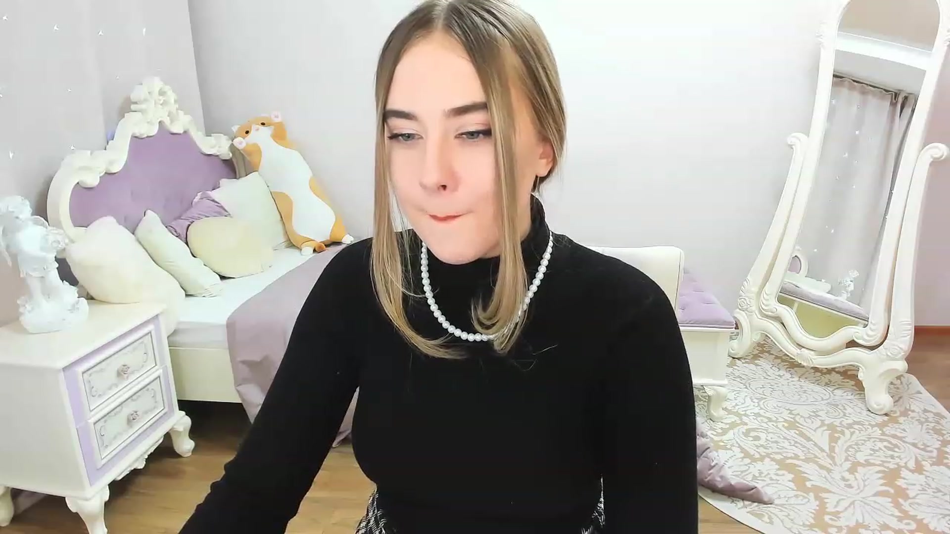 Gallery image thumbnail from Auroraa__'s myfreecams stream on, 11/26/2022, 13:52 image 14 of 20