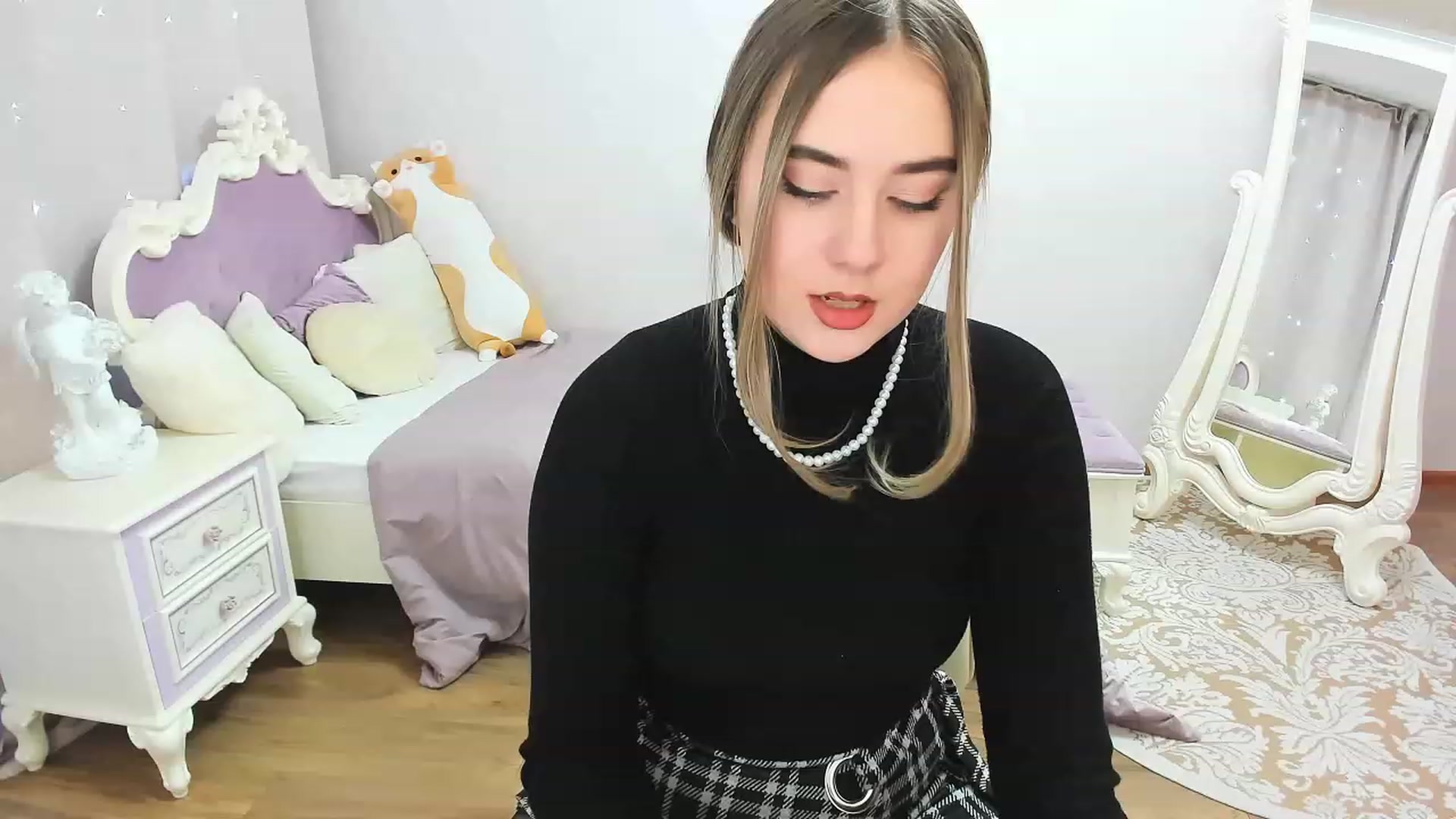 Gallery image thumbnail from Auroraa__'s myfreecams stream on, 11/26/2022, 13:52 image 1 of 20