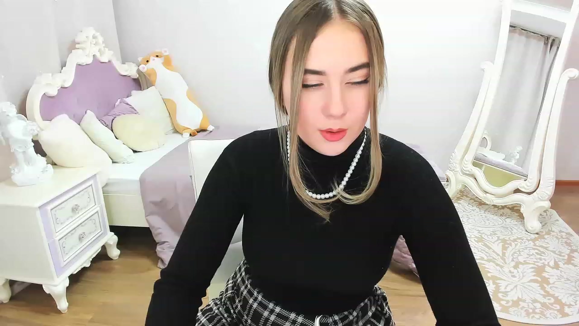 Gallery image thumbnail from Auroraa__'s myfreecams stream on, 11/26/2022, 14:17 image 15 of 20