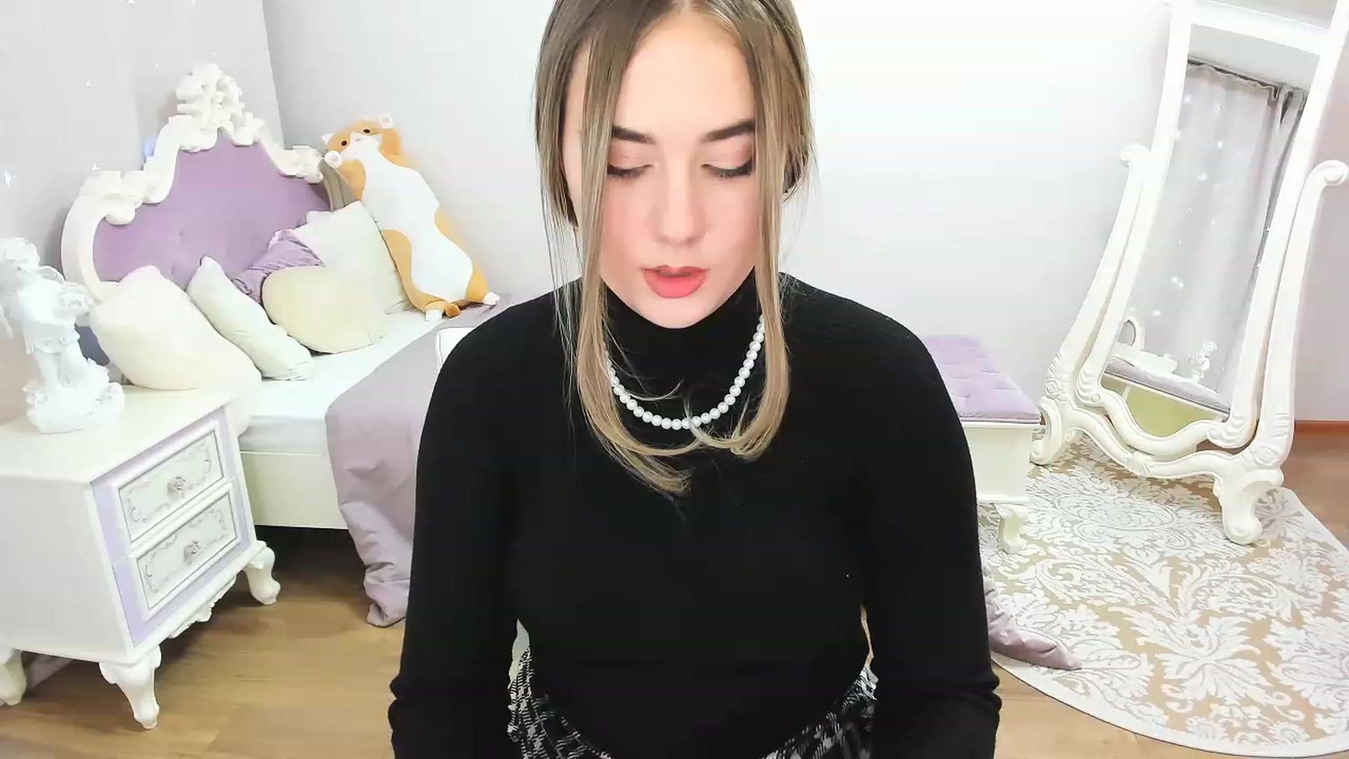 Gallery image thumbnail from Auroraa__'s myfreecams stream on, 11/26/2022, 14:17 image 17 of 20