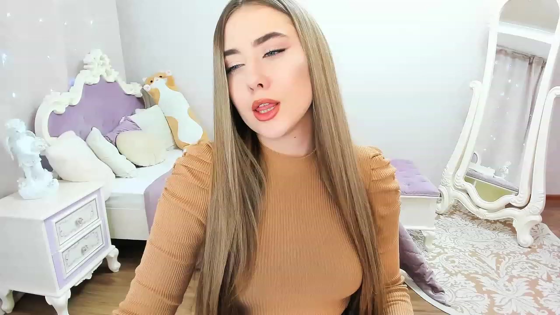 Gallery image thumbnail from Auroraa__'s myfreecams stream on, 11/27/2022, 08:33 image 17 of 20