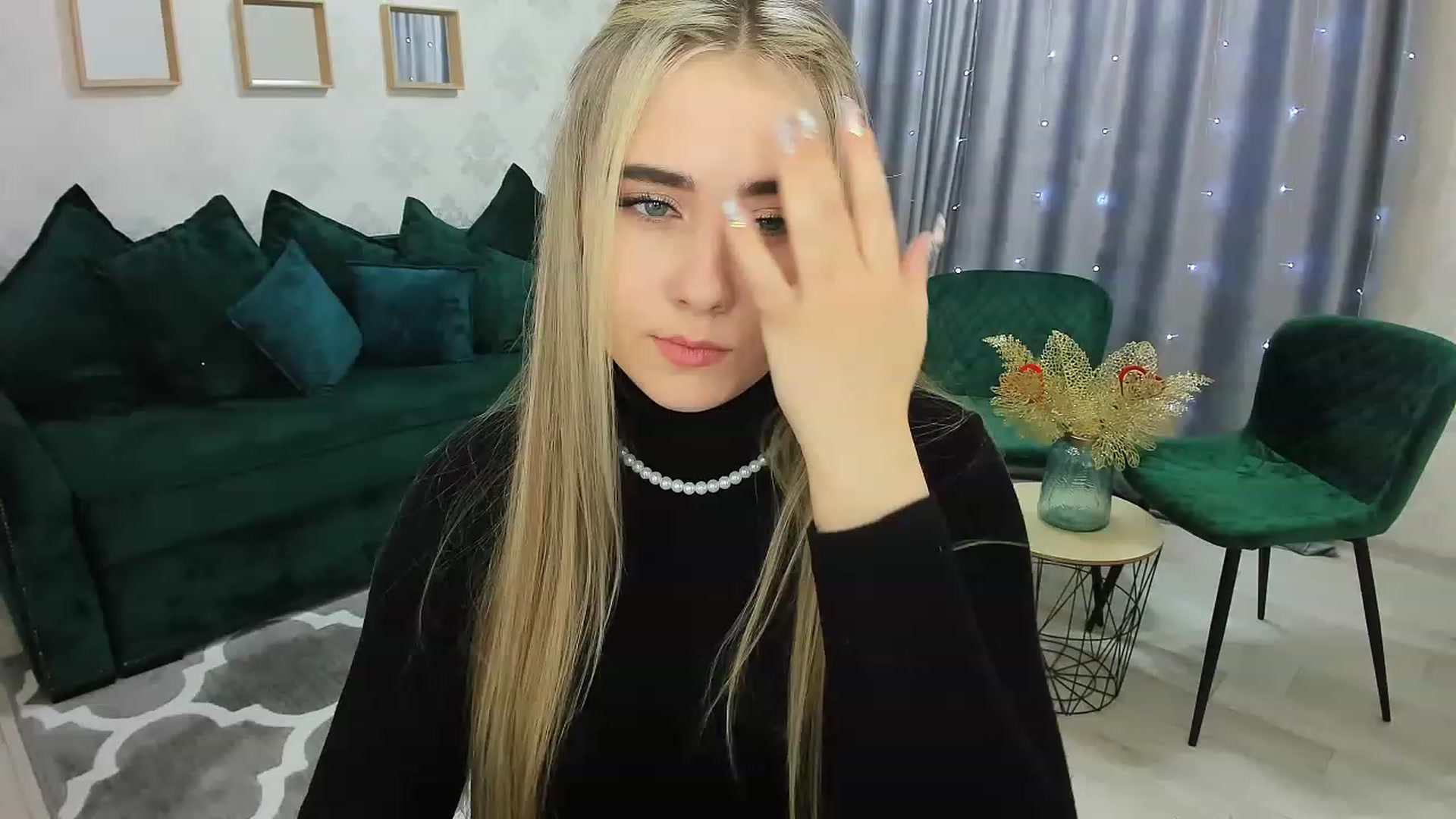 Gallery image thumbnail from Auroraa__'s myfreecams stream on, 12/06/2022, 09:15 image 7 of 20