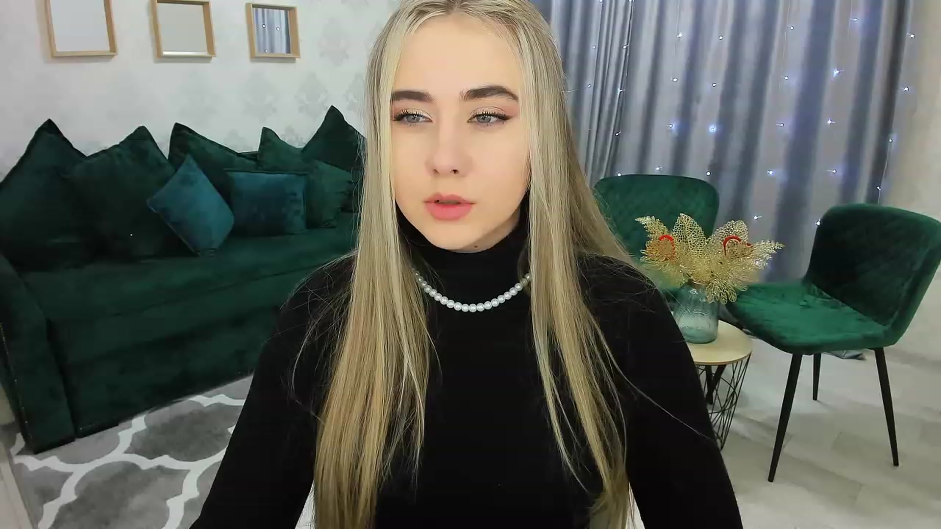 Gallery image thumbnail from Auroraa__'s myfreecams stream on, 12/06/2022, 09:15 image 14 of 20