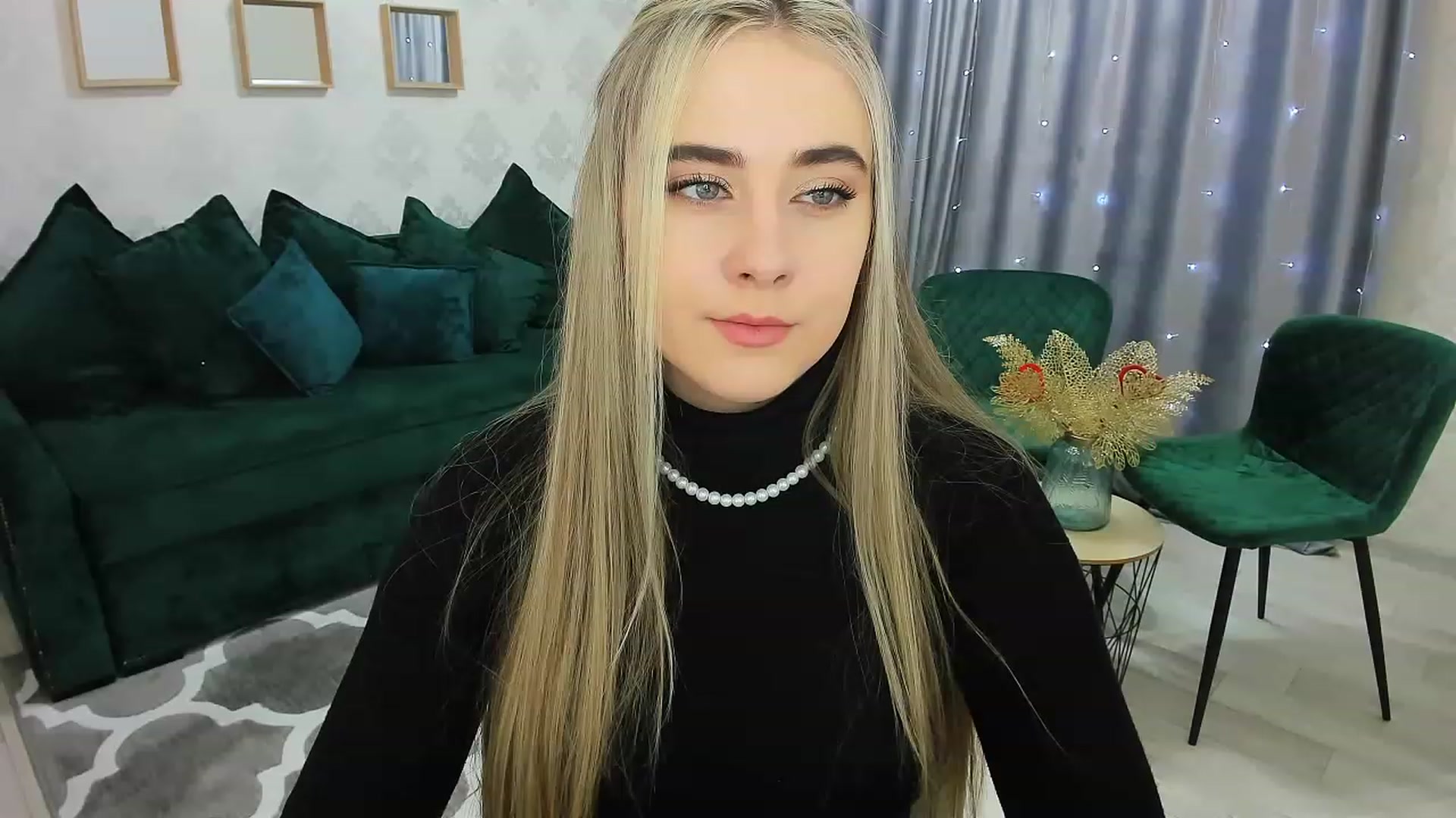 Gallery image thumbnail from Auroraa__'s myfreecams stream on, 12/06/2022, 09:15 image 11 of 20