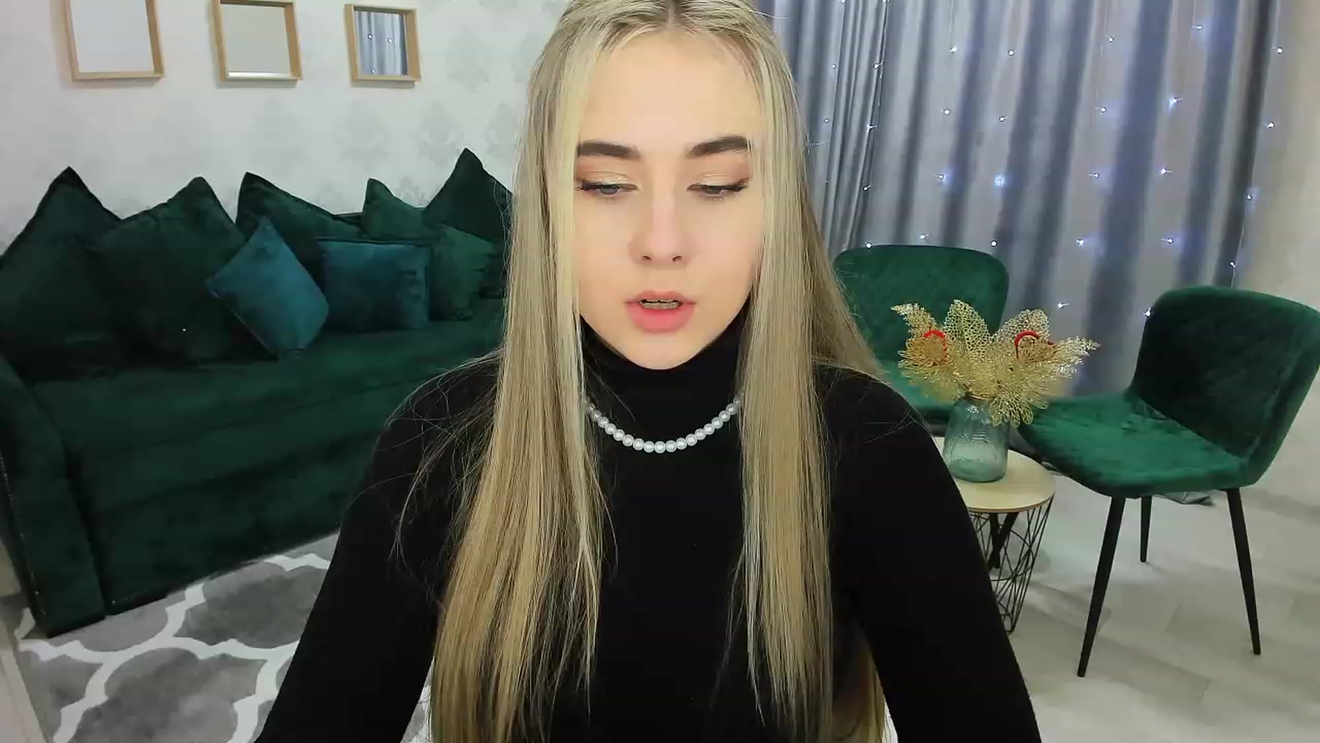 Gallery image thumbnail from Auroraa__'s myfreecams stream on, 12/06/2022, 09:15 image 20 of 20