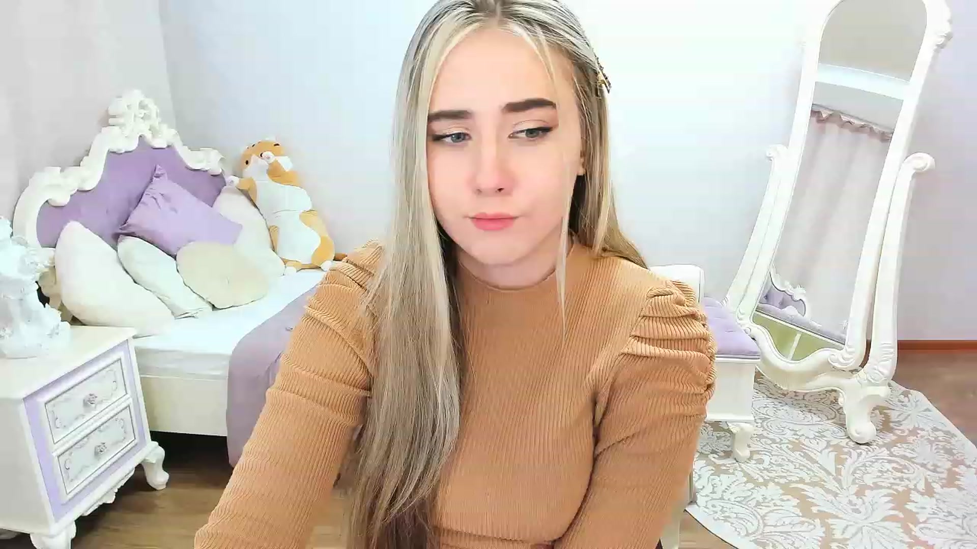 Gallery image thumbnail from Auroraa__'s myfreecams stream on, 12/07/2022, 10:48 image 11 of 20