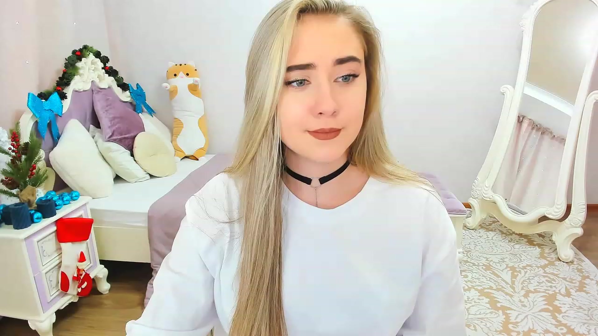 Gallery image thumbnail from Auroraa__'s myfreecams stream on, 12/11/2022, 09:35 image 16 of 20