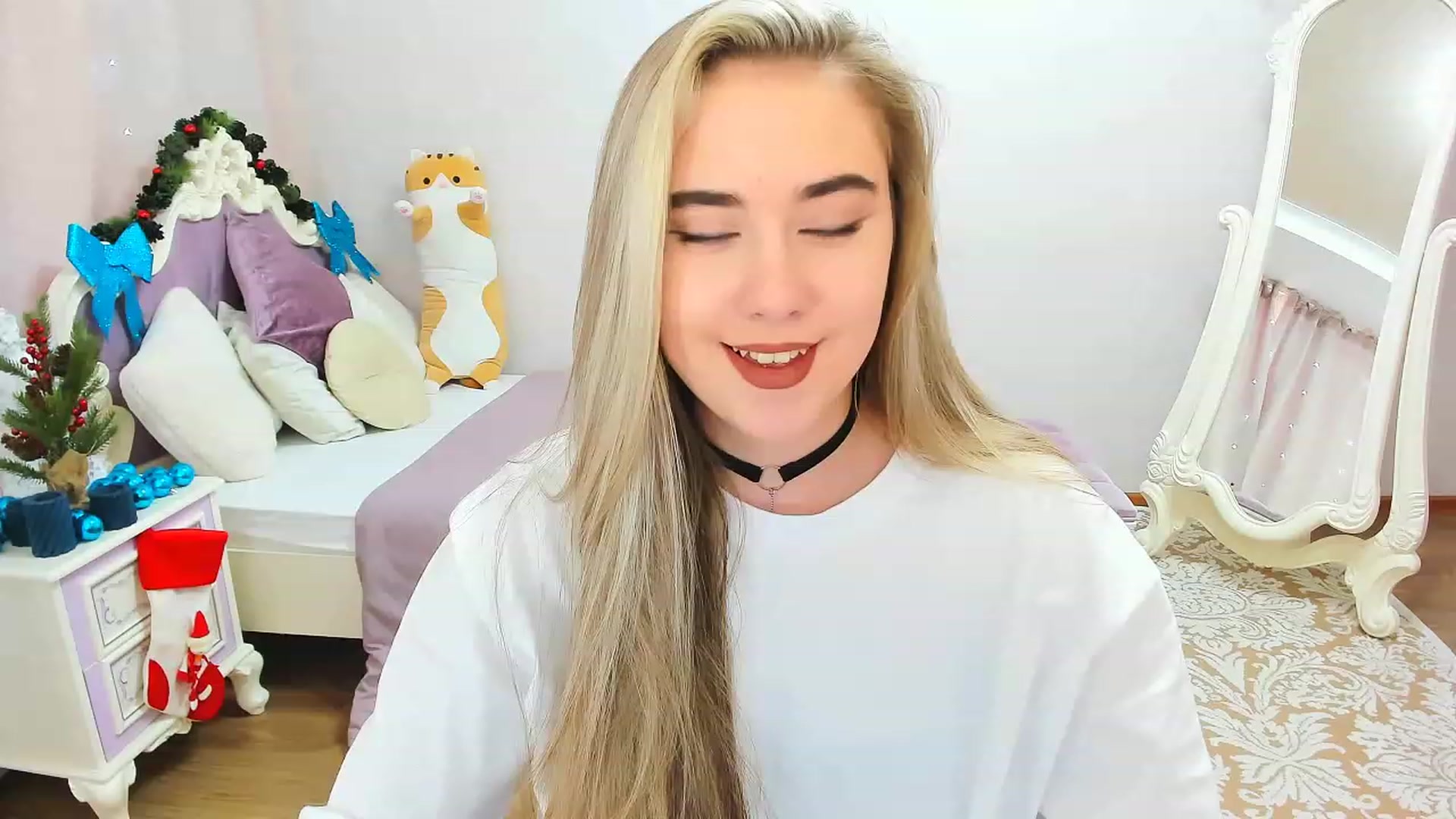 Gallery image thumbnail from Auroraa__'s myfreecams stream on, 12/11/2022, 09:35 image 6 of 20
