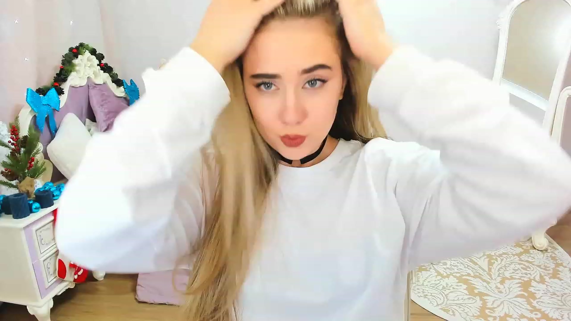 Gallery image thumbnail from Auroraa__'s myfreecams stream on, 12/11/2022, 09:35 image 8 of 20