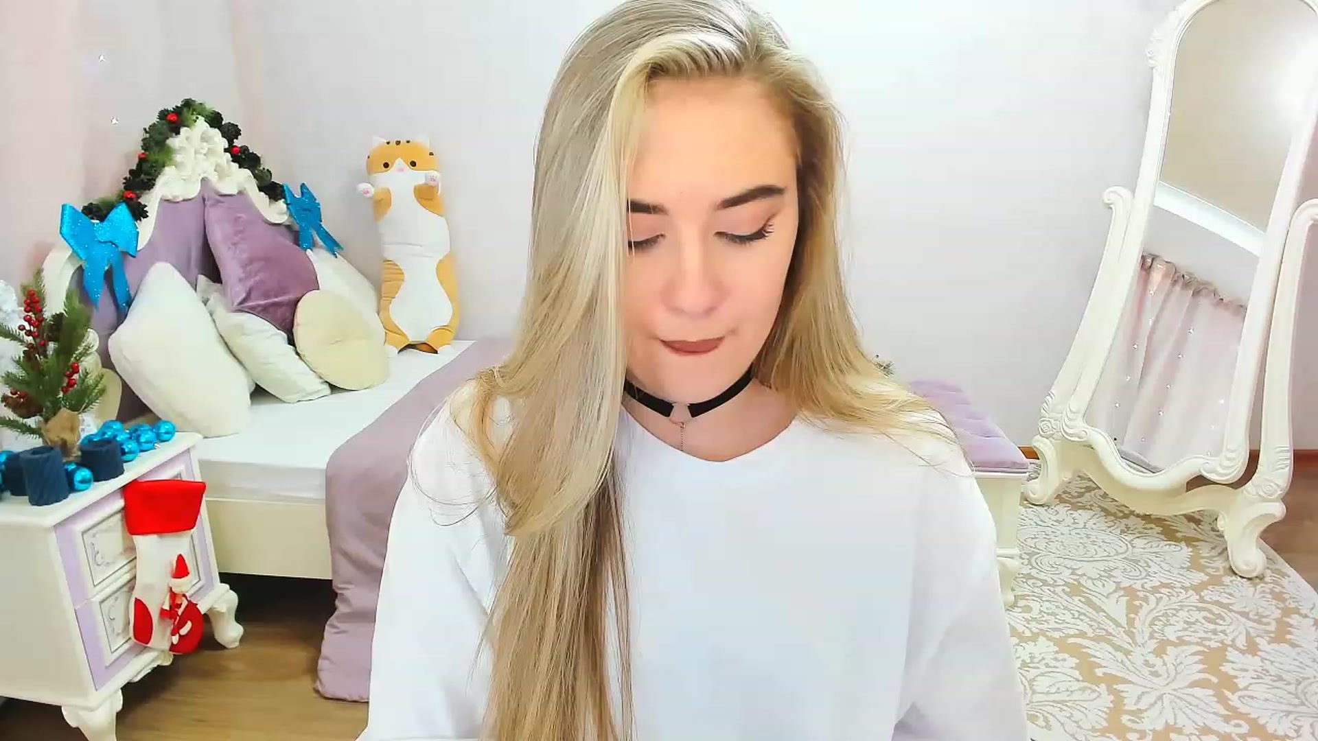 Gallery image thumbnail from Auroraa__'s myfreecams stream on, 12/11/2022, 09:35 image 20 of 20