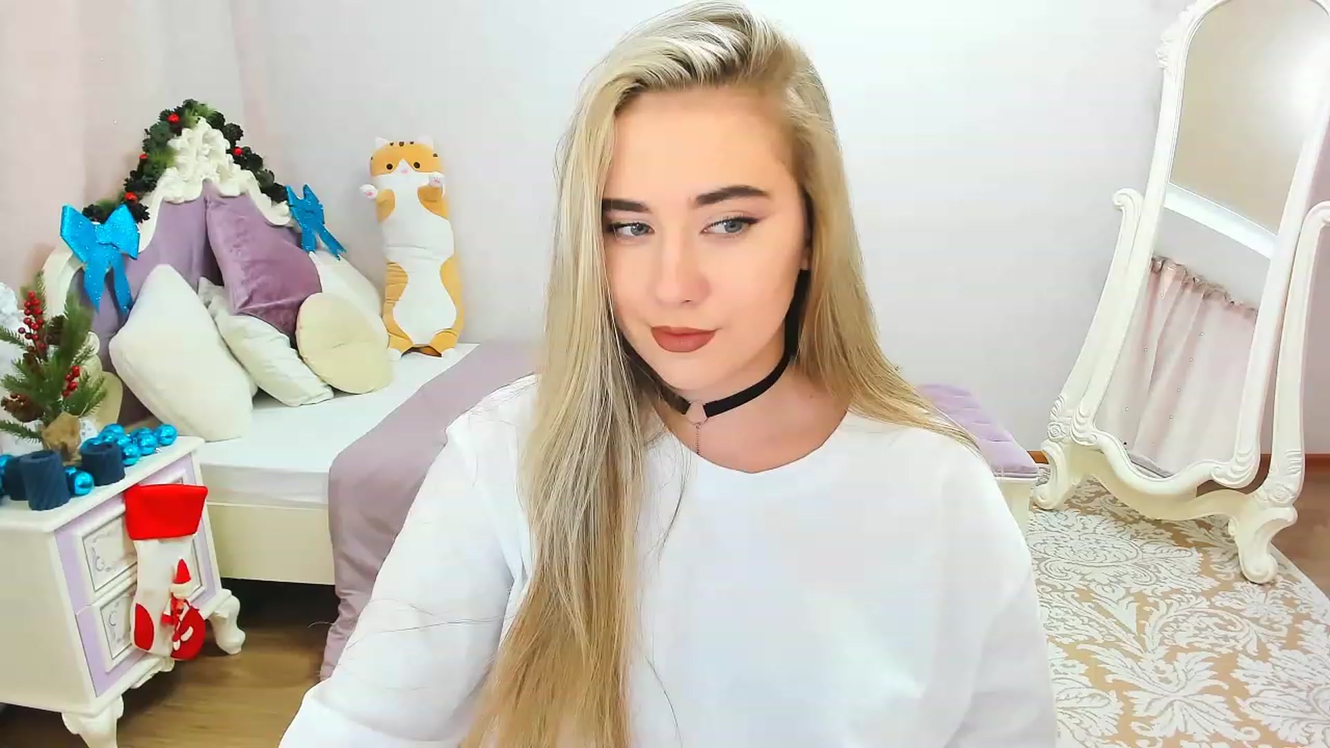 Gallery image thumbnail from Auroraa__'s myfreecams stream on, 12/11/2022, 09:35 image 12 of 20