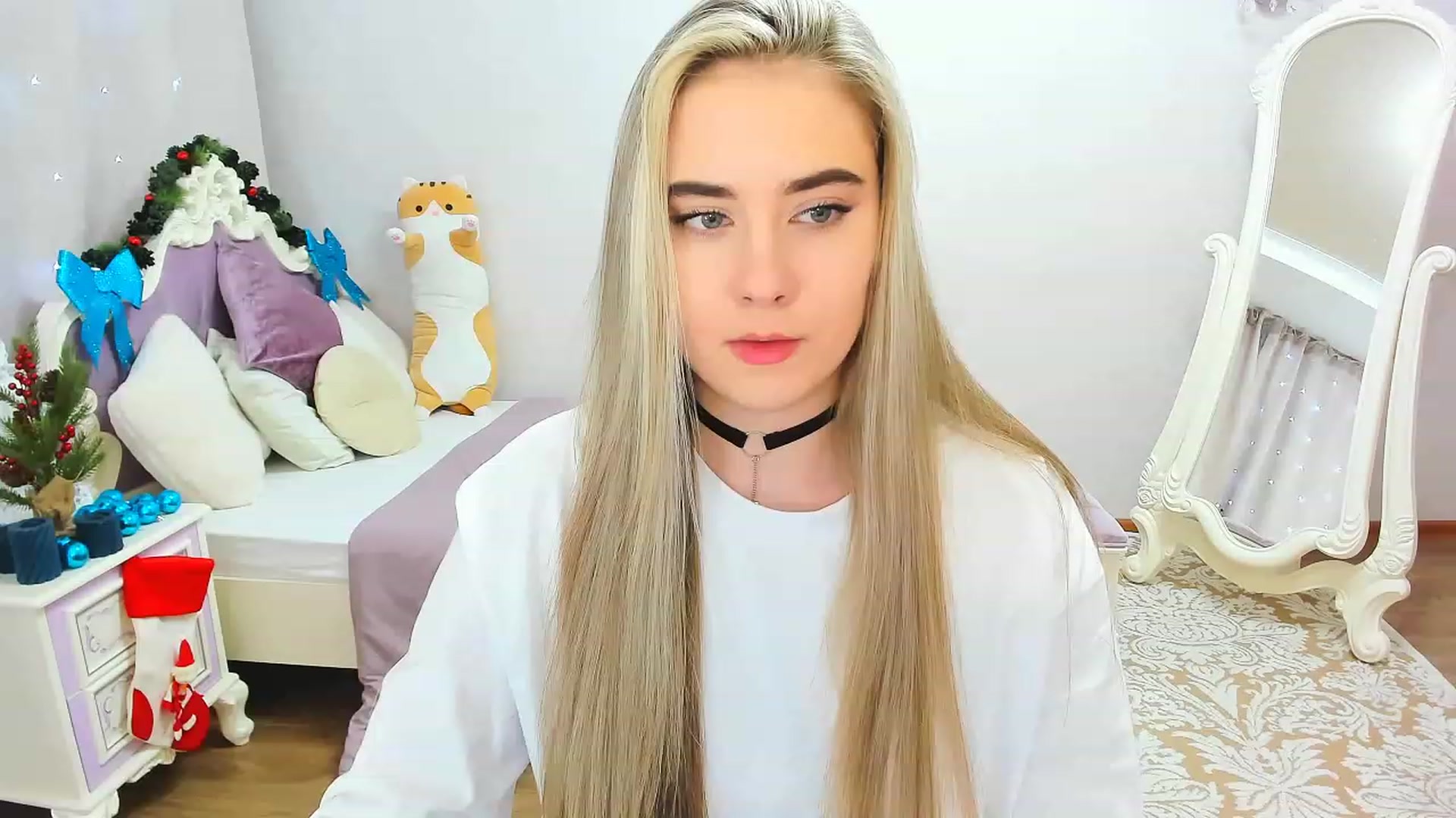 Gallery image thumbnail from Auroraa__'s myfreecams stream on, 12/11/2022, 11:47 image 16 of 20