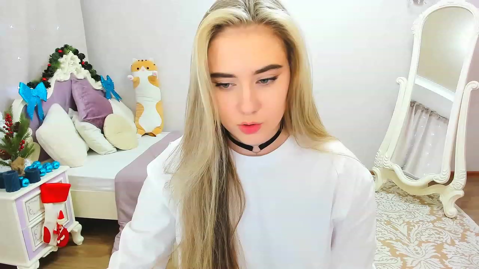 Gallery image thumbnail from Auroraa__'s myfreecams stream on, 12/11/2022, 11:47 image 6 of 20