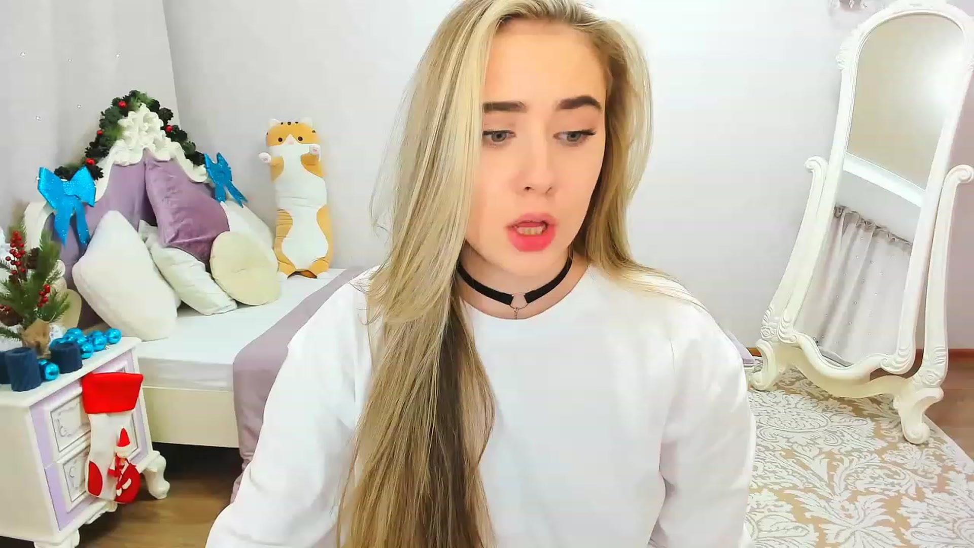 Gallery image thumbnail from Auroraa__'s myfreecams stream on, 12/11/2022, 11:47 image 3 of 20