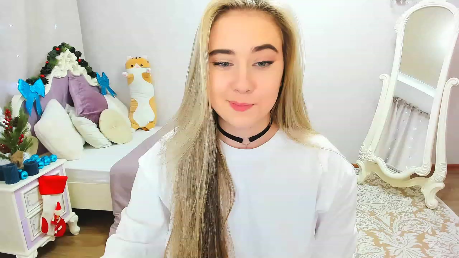 Gallery image thumbnail from Auroraa__'s myfreecams stream on, 12/11/2022, 11:47 image 5 of 20