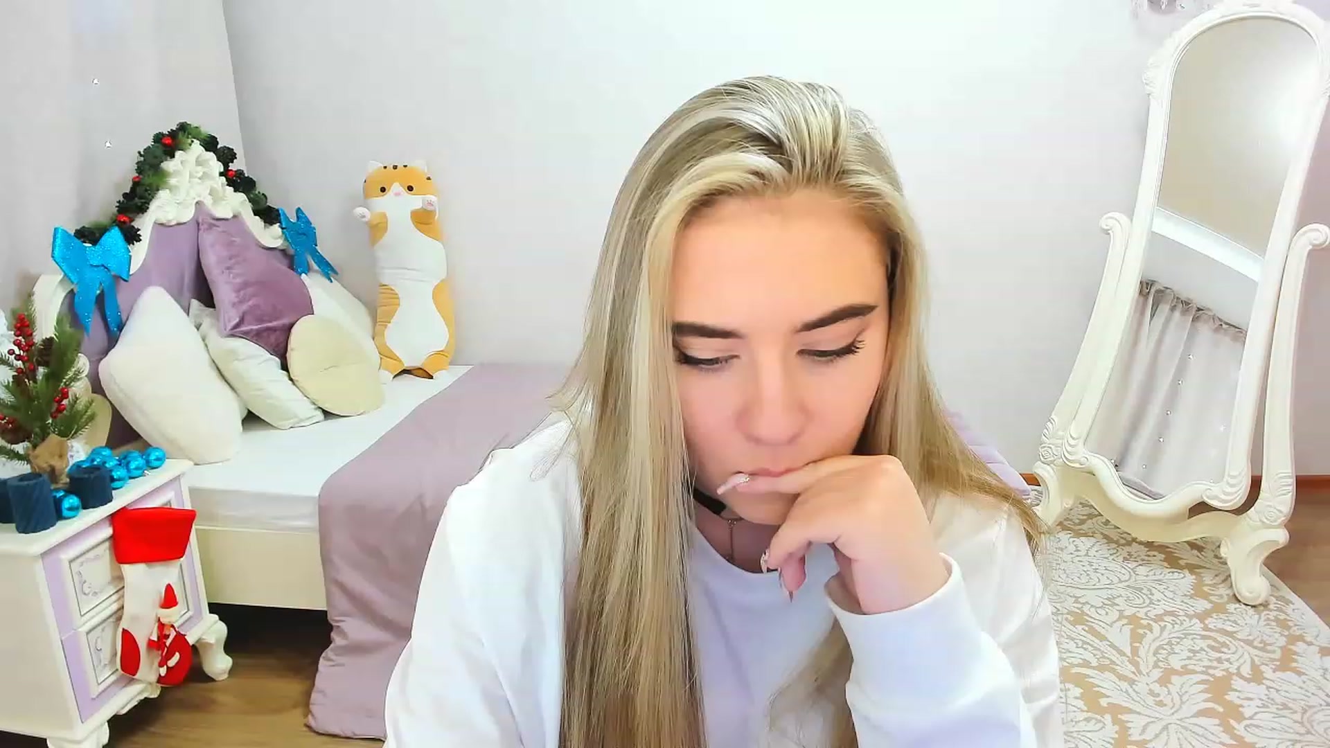 Gallery image thumbnail from Auroraa__'s myfreecams stream on, 12/11/2022, 11:47 image 18 of 20