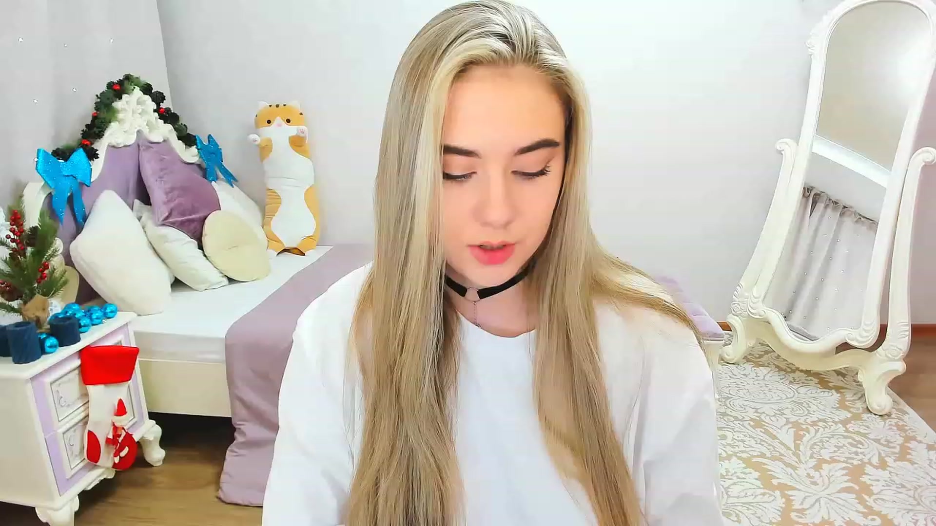 Gallery image thumbnail from Auroraa__'s myfreecams stream on, 12/11/2022, 12:27 image 1 of 20