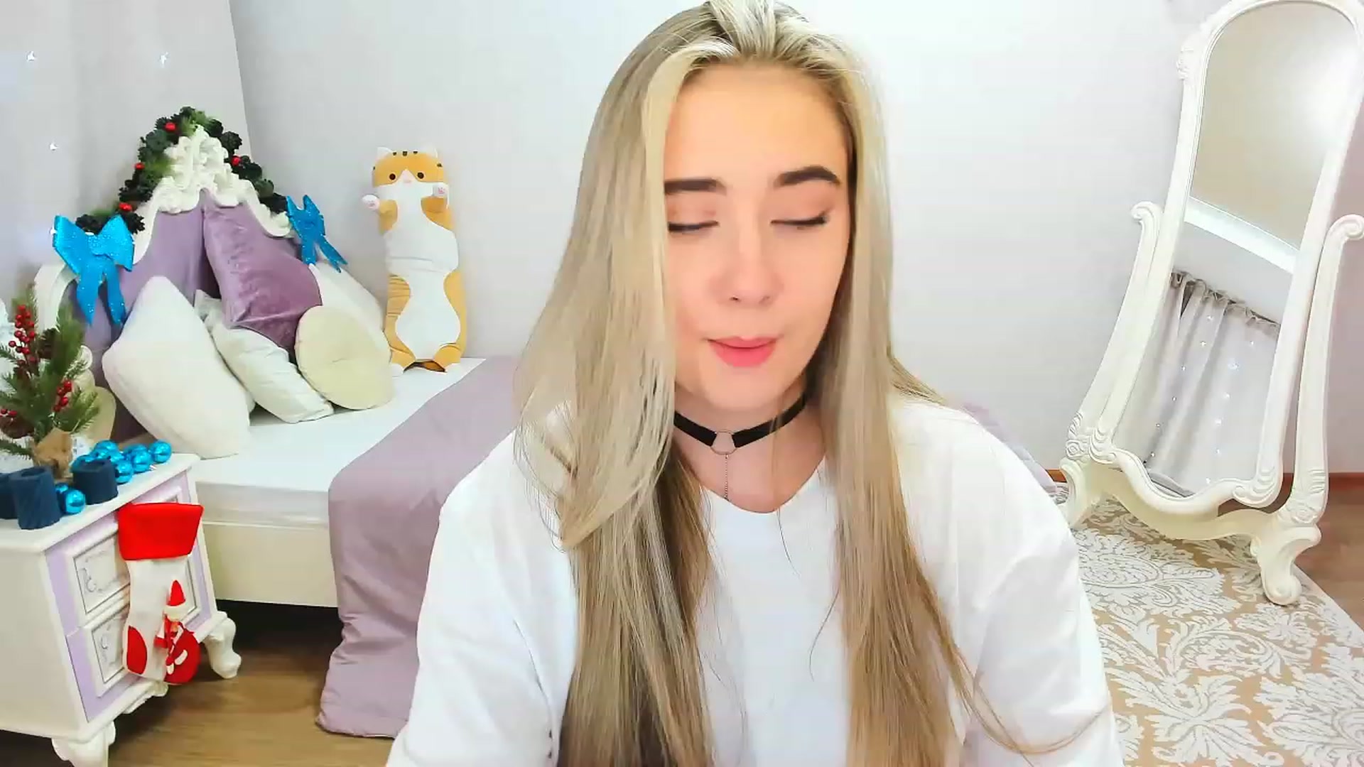 Gallery image thumbnail from Auroraa__'s myfreecams stream on, 12/11/2022, 12:27 image 8 of 20