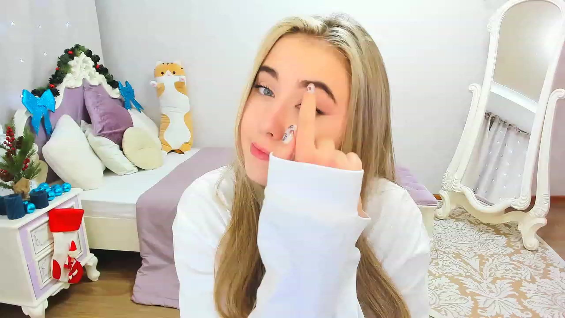 Gallery image thumbnail from Auroraa__'s myfreecams stream on, 12/11/2022, 12:27 image 19 of 20