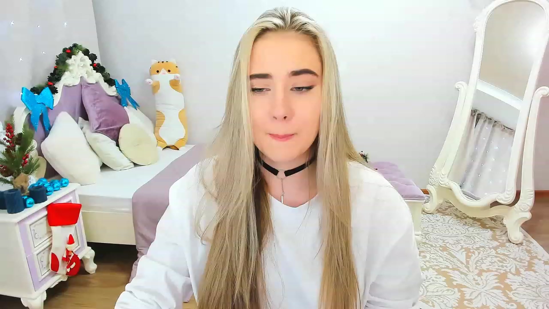 Gallery image thumbnail from Auroraa__'s myfreecams stream on, 12/11/2022, 12:27 image 10 of 20
