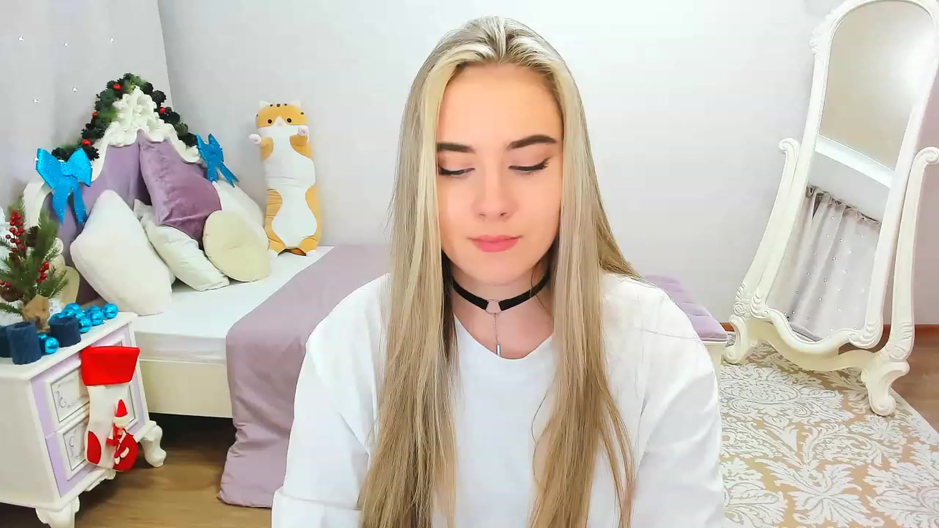 Gallery image thumbnail from Auroraa__'s myfreecams stream on, 12/11/2022, 12:27 image 14 of 20