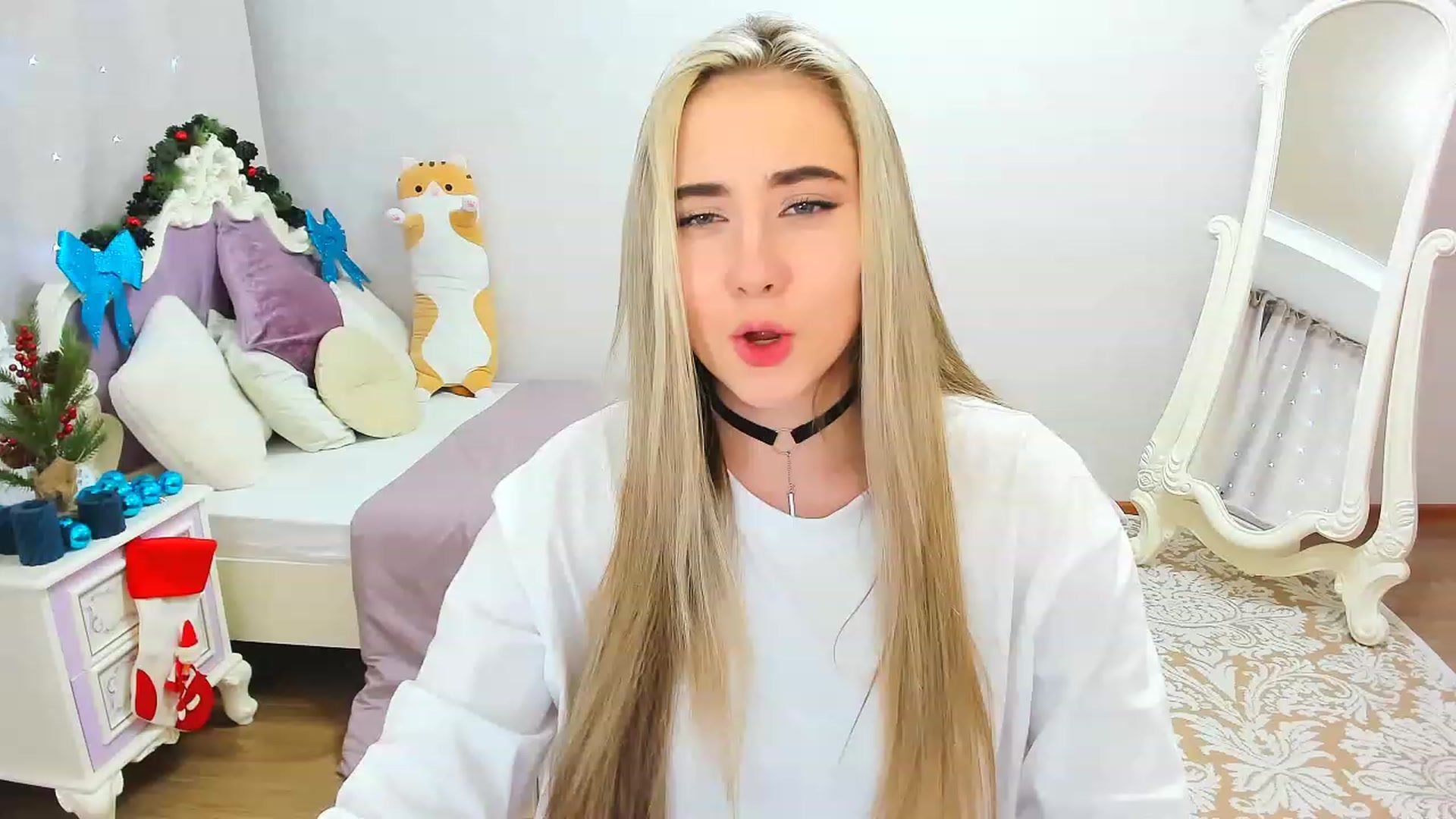 Gallery image thumbnail from Auroraa__'s myfreecams stream on, 12/11/2022, 12:27 image 16 of 20