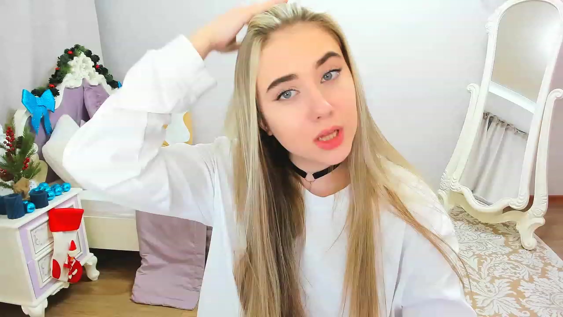 Gallery image thumbnail from Auroraa__'s myfreecams stream on, 12/11/2022, 12:27 image 6 of 20