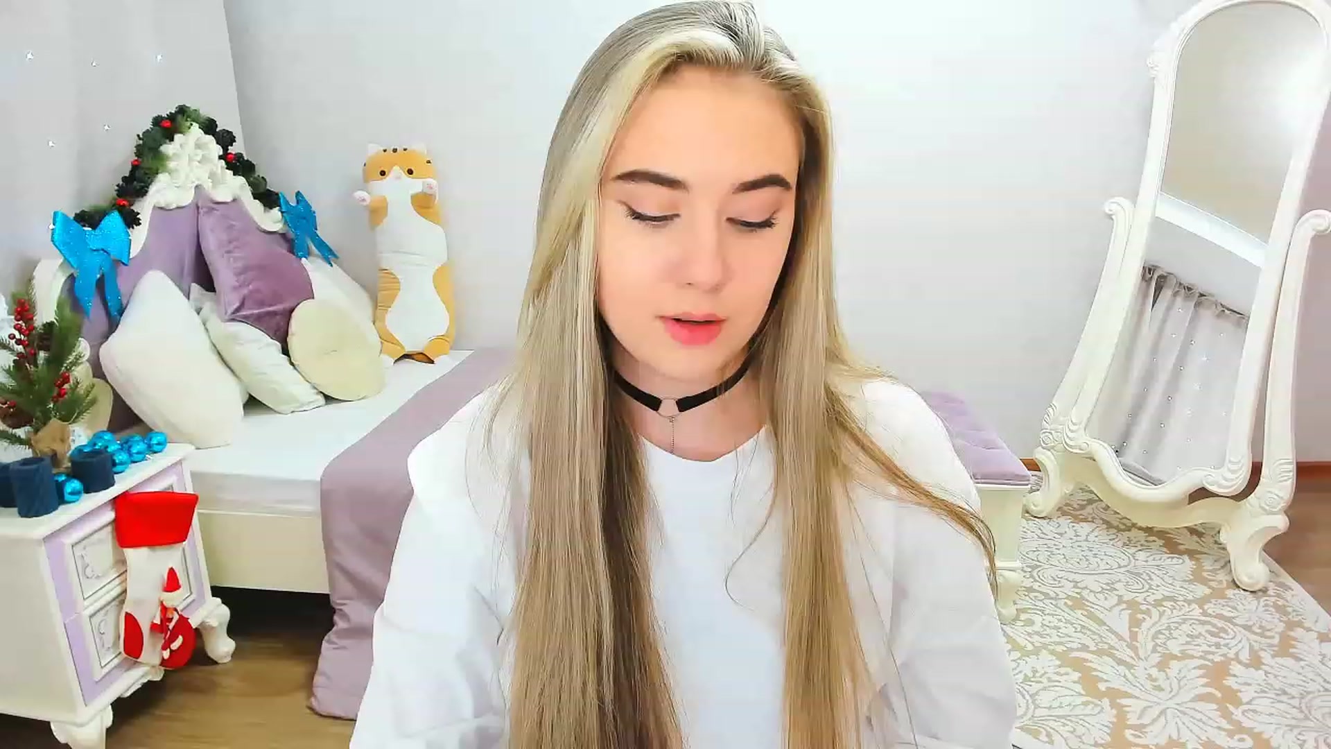 Gallery image thumbnail from Auroraa__'s myfreecams stream on, 12/11/2022, 12:27 image 4 of 20