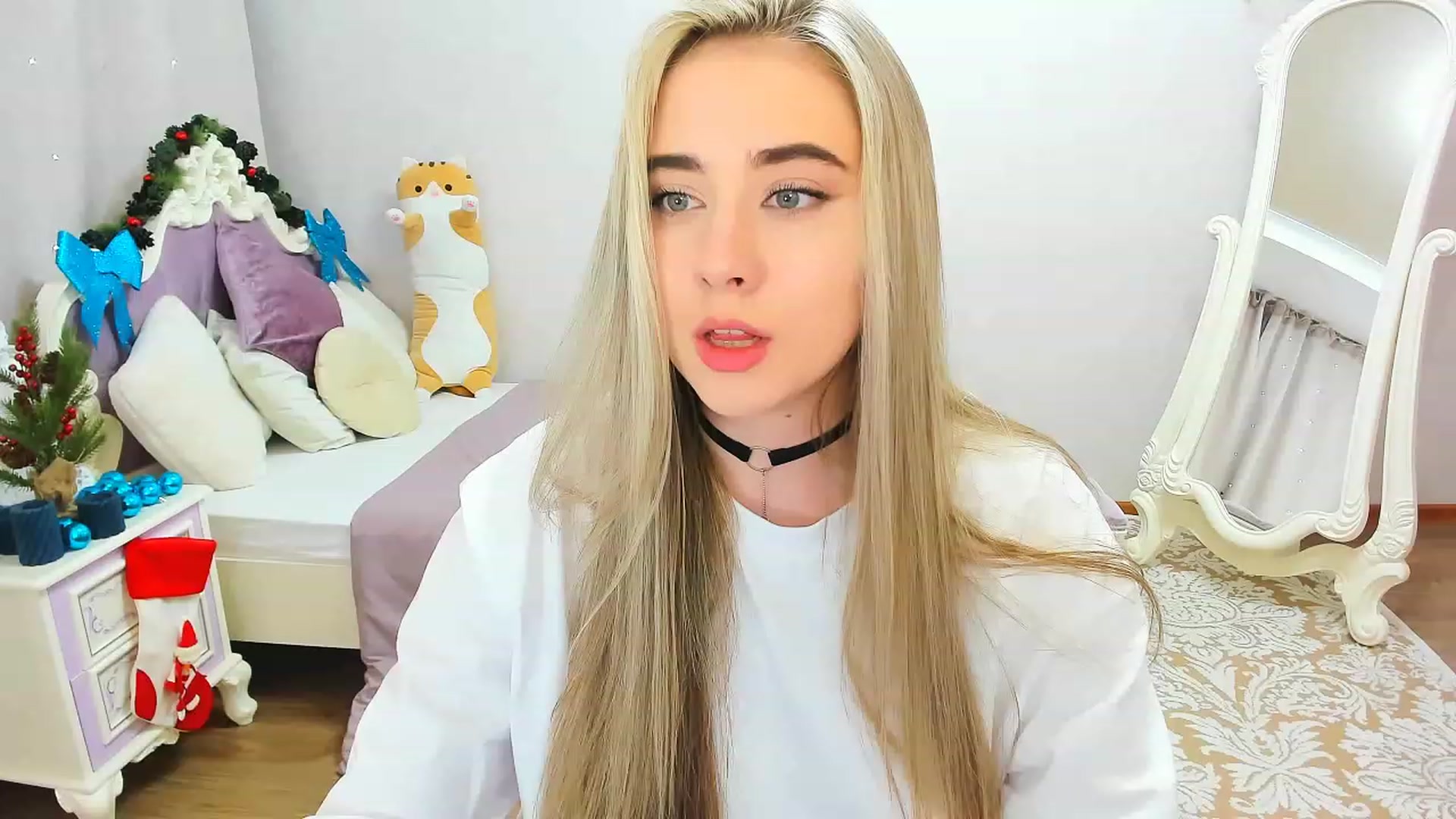 Gallery image thumbnail from Auroraa__'s myfreecams stream on, 12/11/2022, 12:27 image 3 of 20