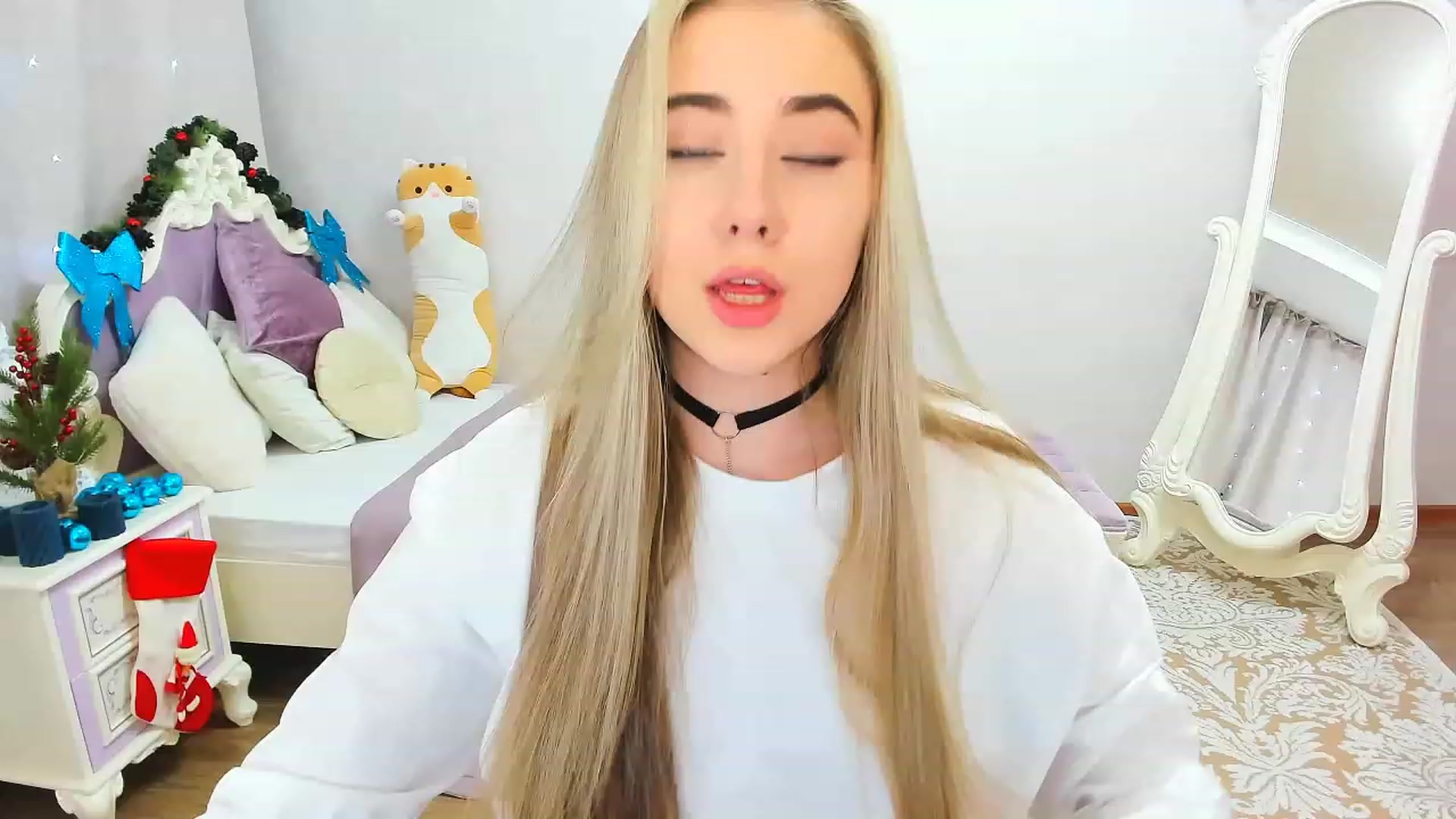 Gallery image thumbnail from Auroraa__'s myfreecams stream on, 12/11/2022, 12:27 image 2 of 20