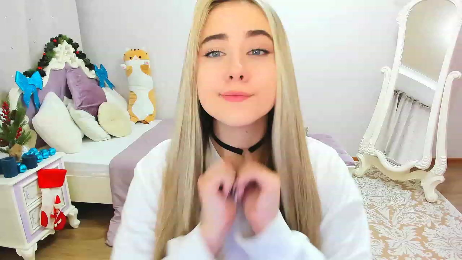 Gallery image thumbnail from Auroraa__'s myfreecams stream on, 12/11/2022, 14:06 image 14 of 20