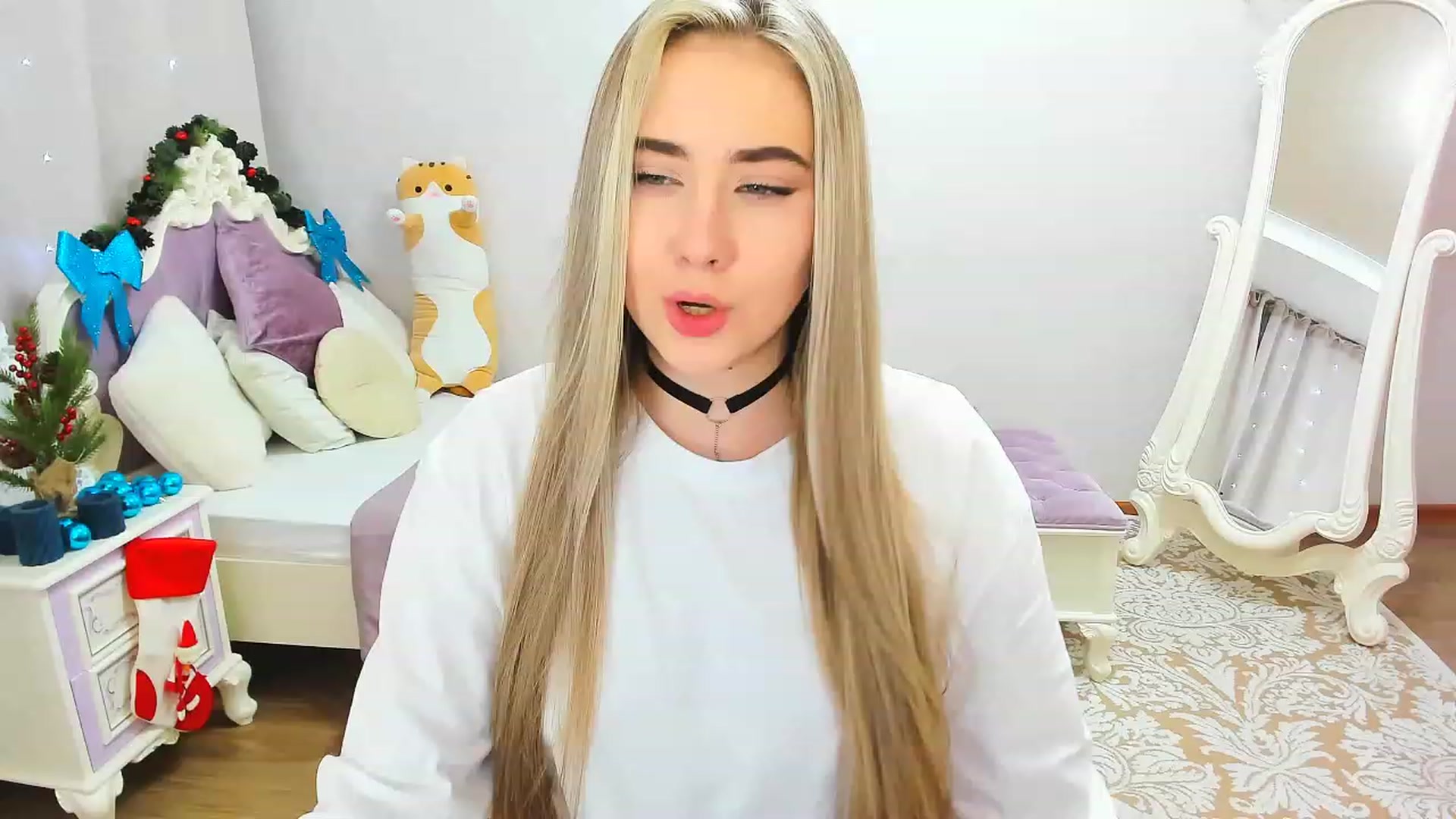 Gallery image thumbnail from Auroraa__'s myfreecams stream on, 12/11/2022, 14:06 image 6 of 20