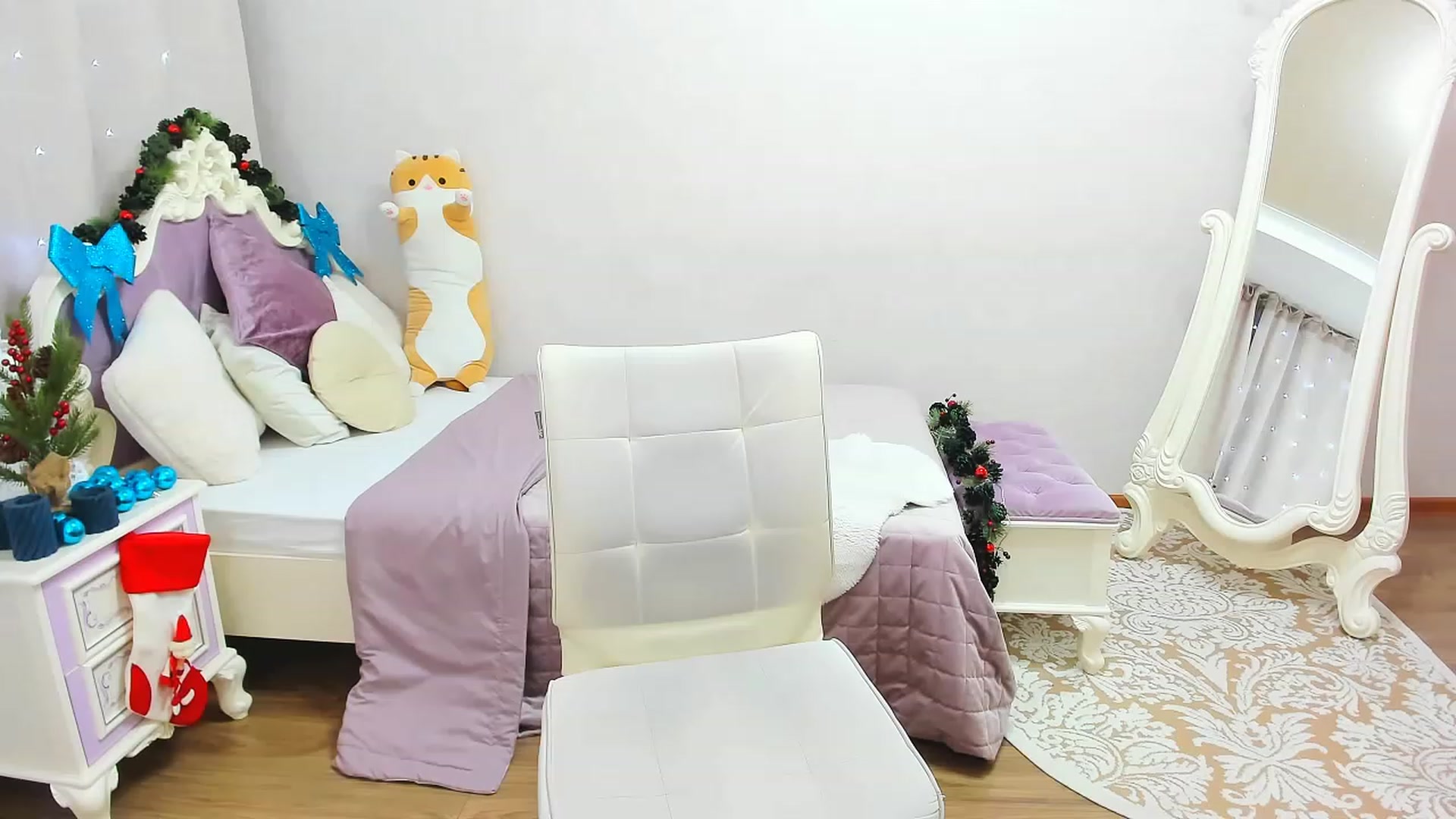 Gallery image thumbnail from Auroraa__'s myfreecams stream on, 12/11/2022, 14:06 image 16 of 20
