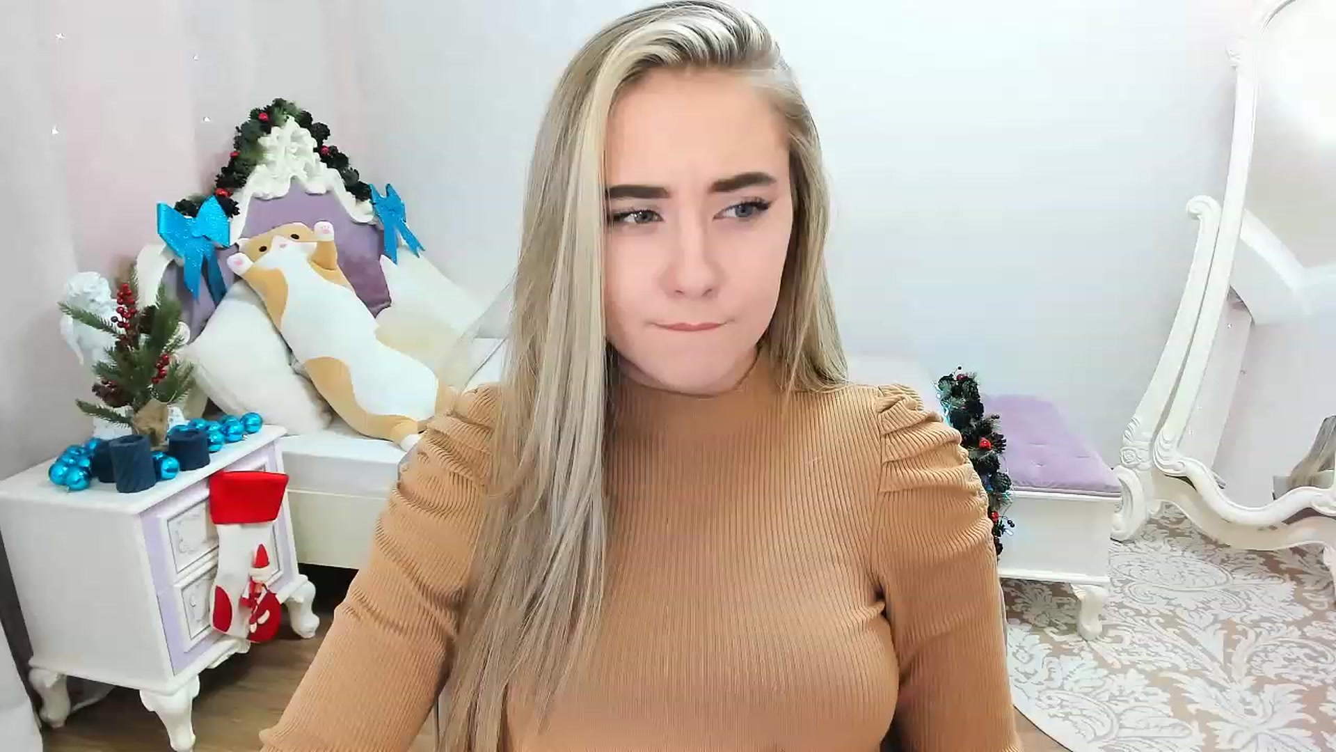 Gallery image thumbnail from Auroraa__'s myfreecams stream on, 12/12/2022, 09:57 image 5 of 20