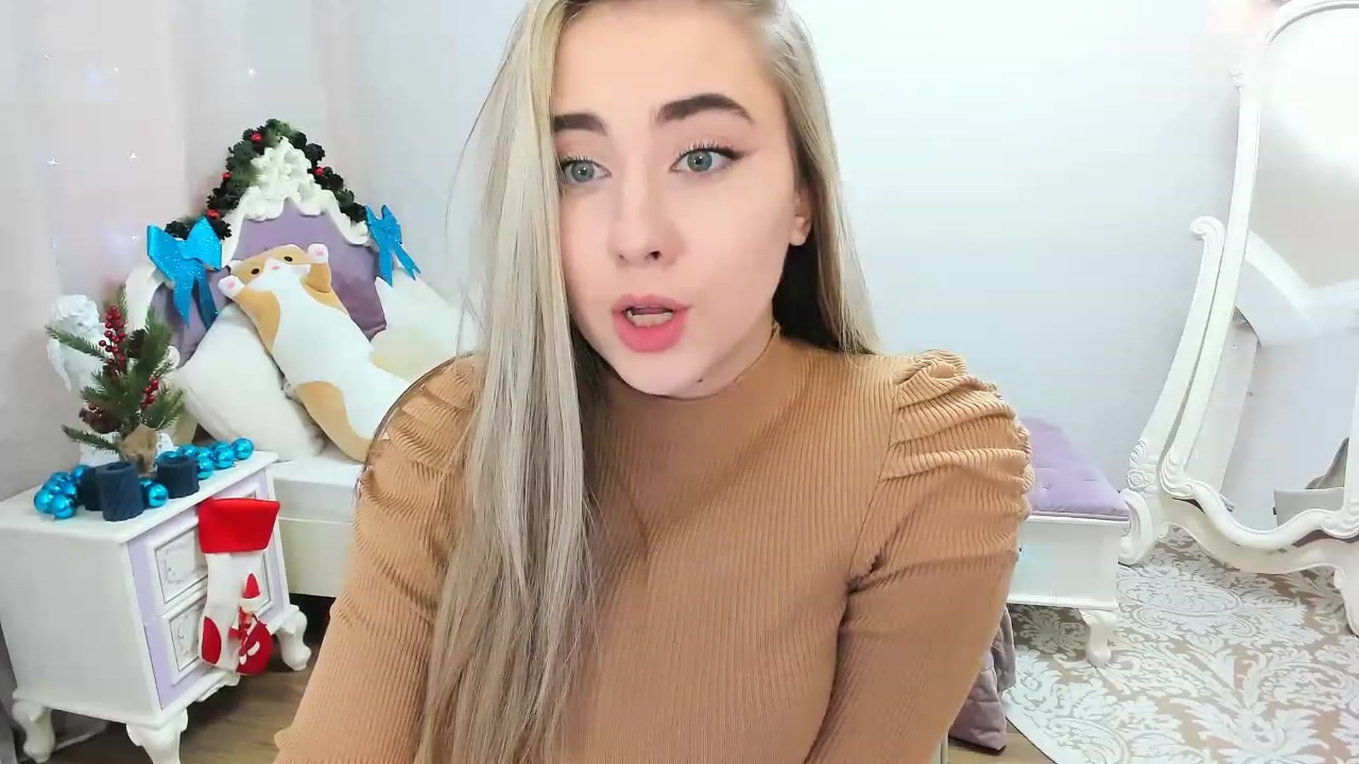 Gallery image thumbnail from Auroraa__'s myfreecams stream on, 12/12/2022, 09:57 image 11 of 20