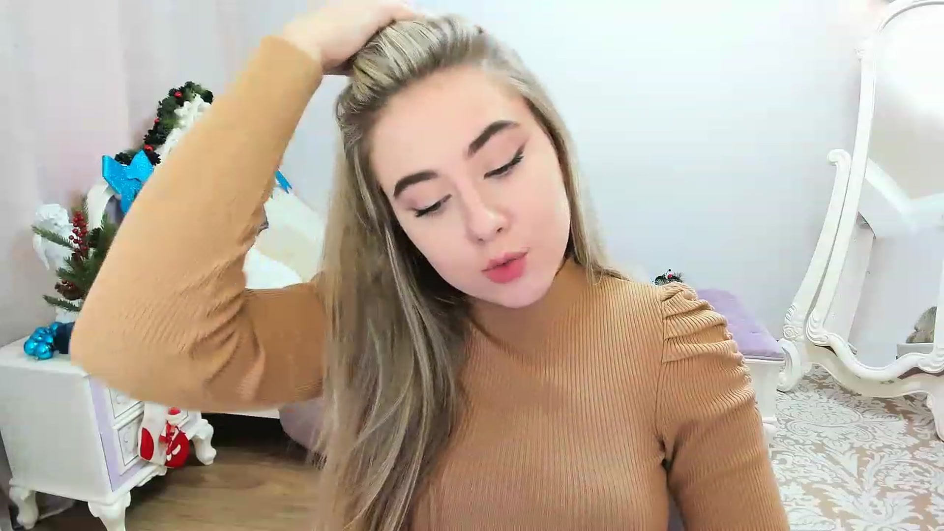 Gallery image thumbnail from Auroraa__'s myfreecams stream on, 12/12/2022, 09:57 image 14 of 20