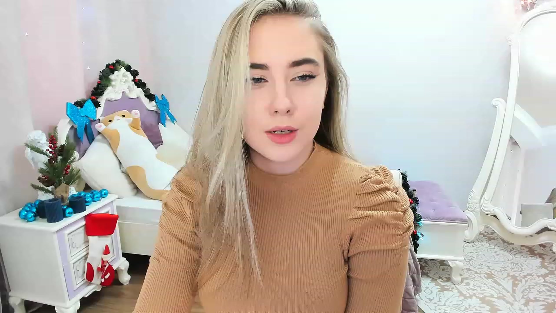Gallery image thumbnail from Auroraa__'s myfreecams stream on, 12/12/2022, 09:57 image 7 of 20
