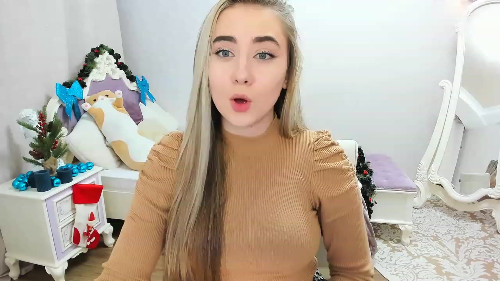 Gallery image thumbnail from Auroraa__'s myfreecams stream on, 12/12/2022, 11:49 image 20 of 20