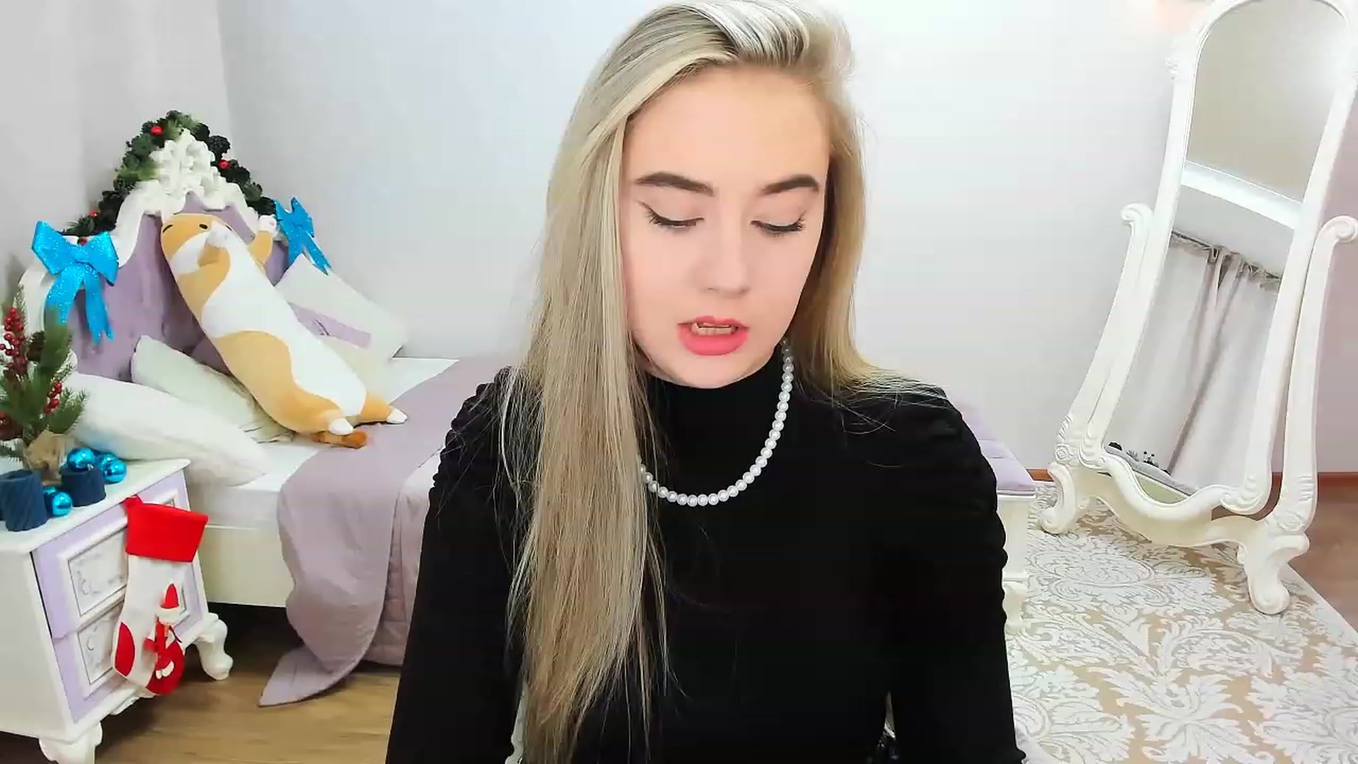 Gallery image thumbnail from Auroraa__'s myfreecams stream on, 12/16/2022, 11:49 image 20 of 20