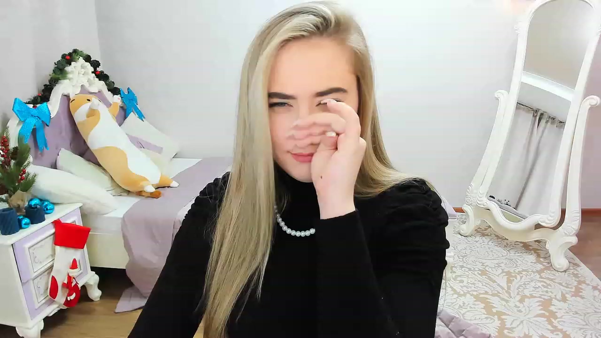 Gallery image thumbnail from Auroraa__'s myfreecams stream on, 12/16/2022, 12:42 image 20 of 20