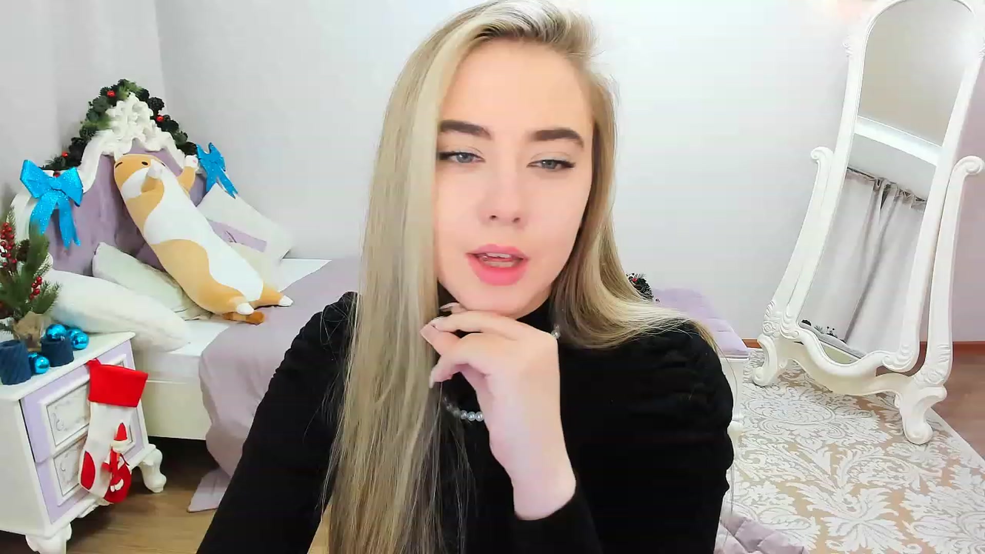 Gallery image thumbnail from Auroraa__'s myfreecams stream on, 12/16/2022, 12:42 image 8 of 20
