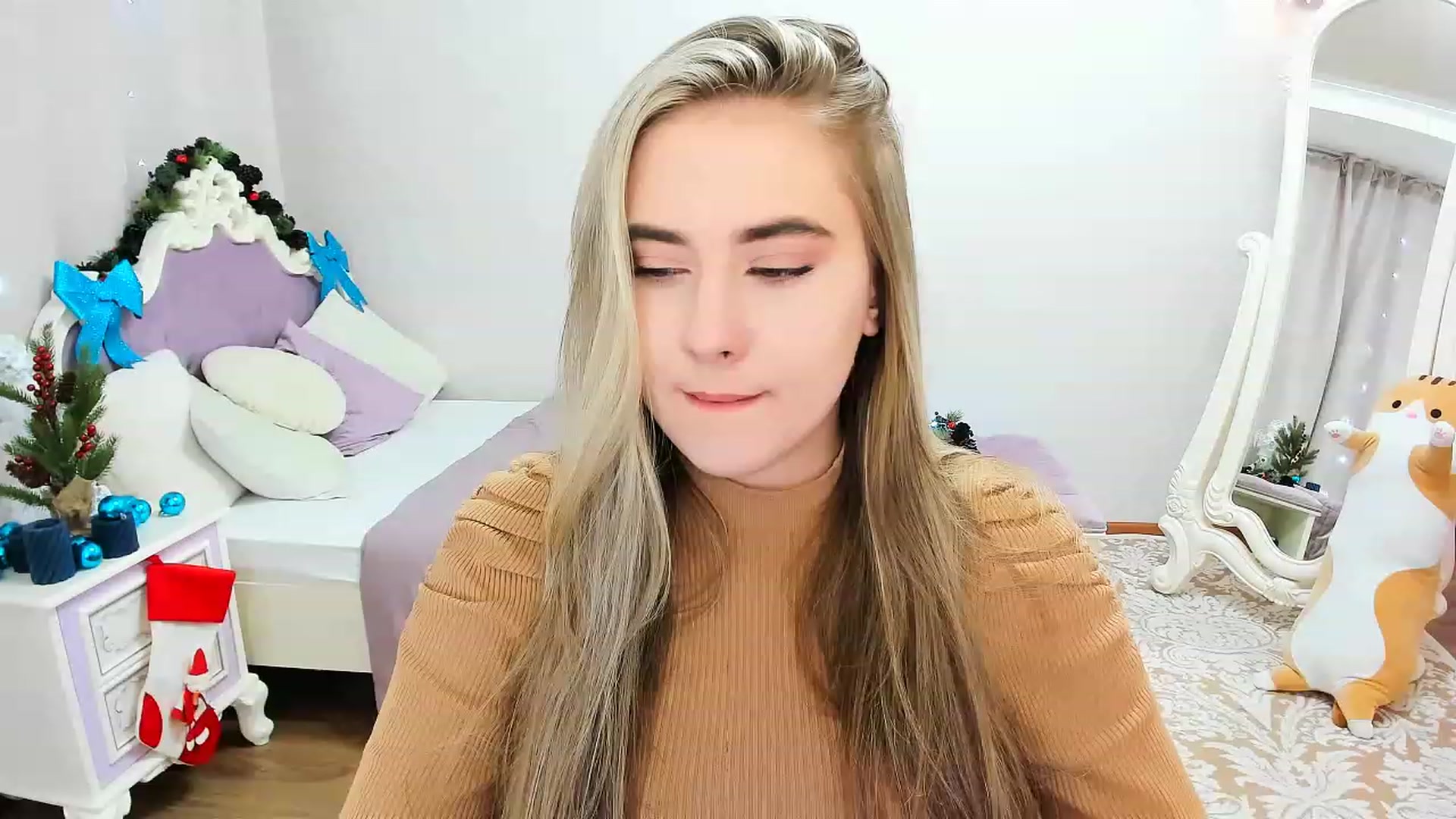Gallery image thumbnail from Auroraa__'s myfreecams stream on, 12/20/2022, 10:46 image 7 of 20