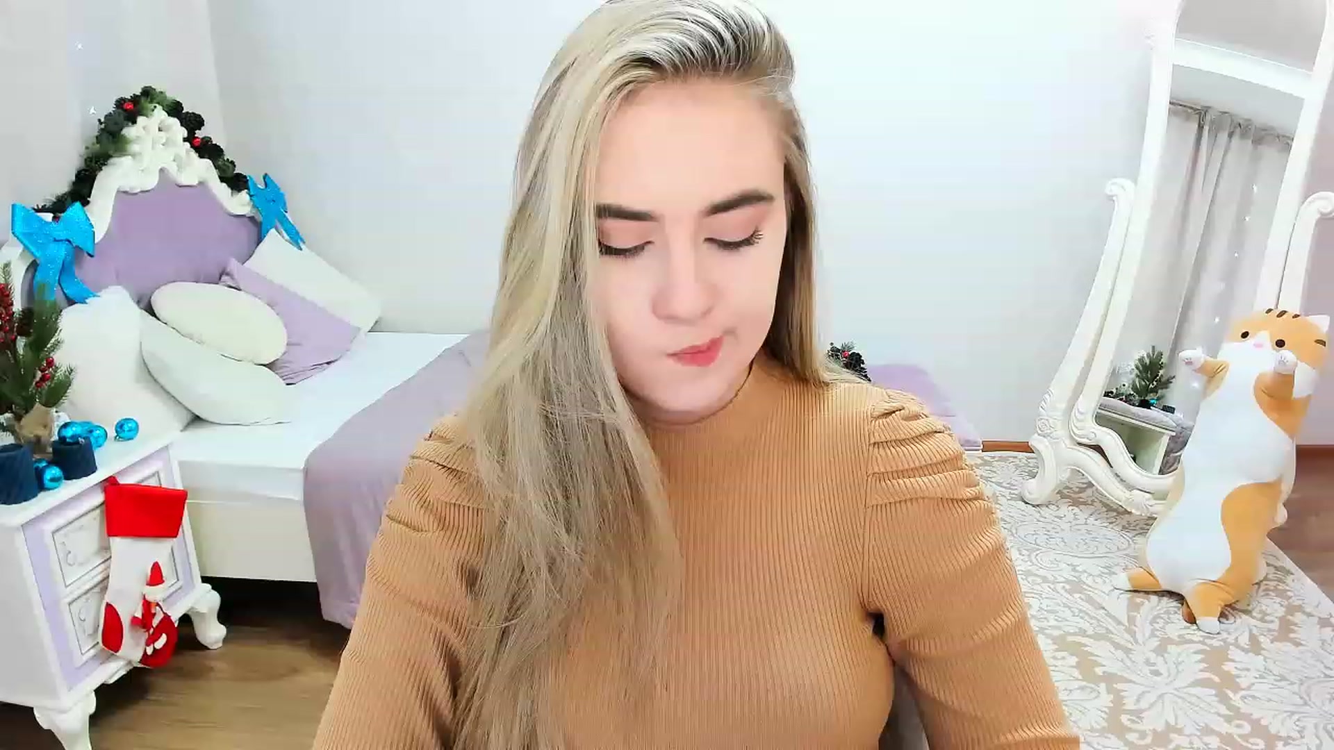 Gallery image thumbnail from Auroraa__'s myfreecams stream on, 12/20/2022, 10:46 image 17 of 20