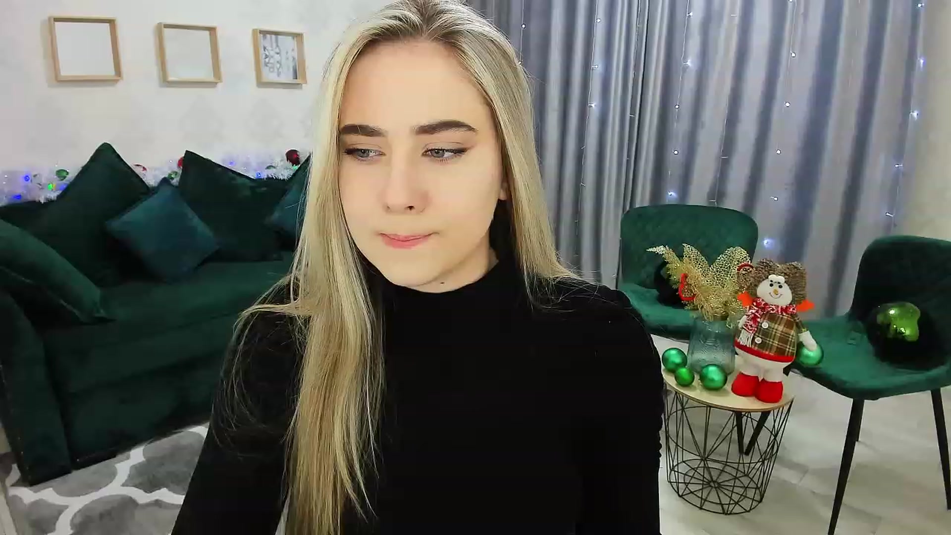 Gallery image thumbnail from Auroraa__'s myfreecams stream on, 12/26/2022, 14:05 image 18 of 20