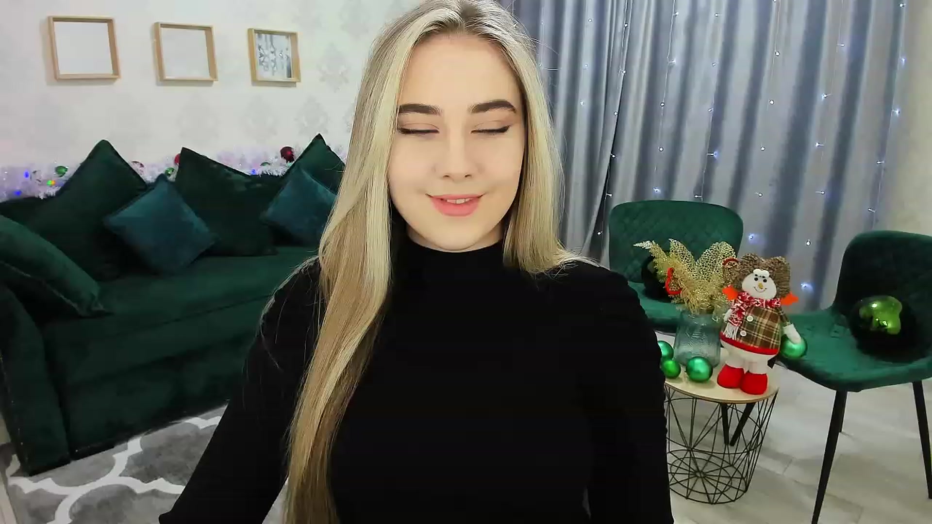 Gallery image thumbnail from Auroraa__'s myfreecams stream on, 12/26/2022, 14:05 image 6 of 20