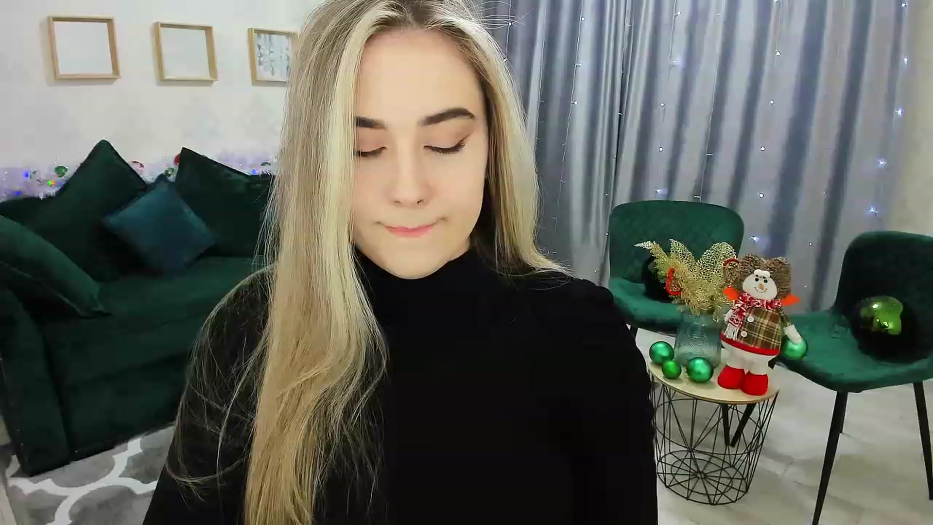 Gallery image thumbnail from Auroraa__'s myfreecams stream on, 12/26/2022, 14:05 image 17 of 20