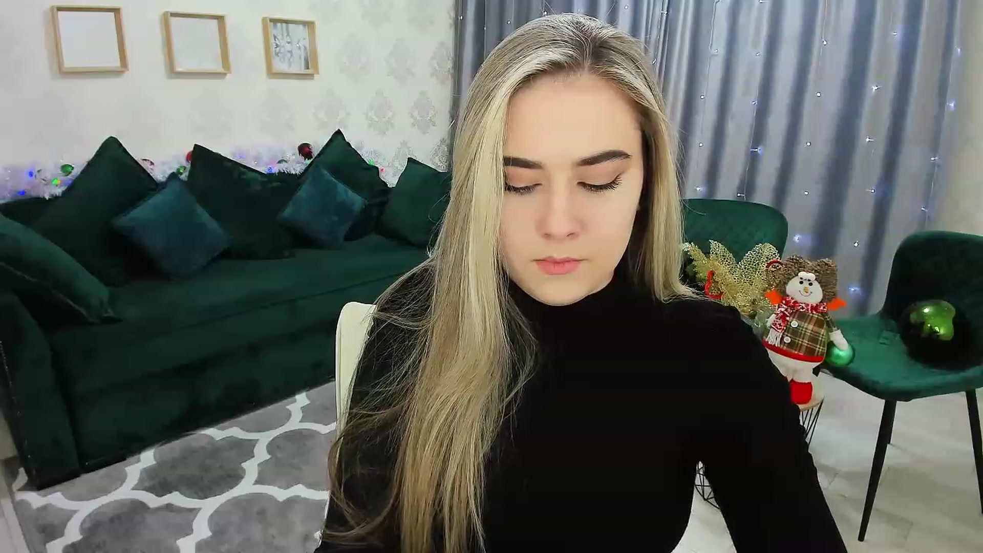 Gallery image thumbnail from Auroraa__'s myfreecams stream on, 12/26/2022, 16:27 image 7 of 20
