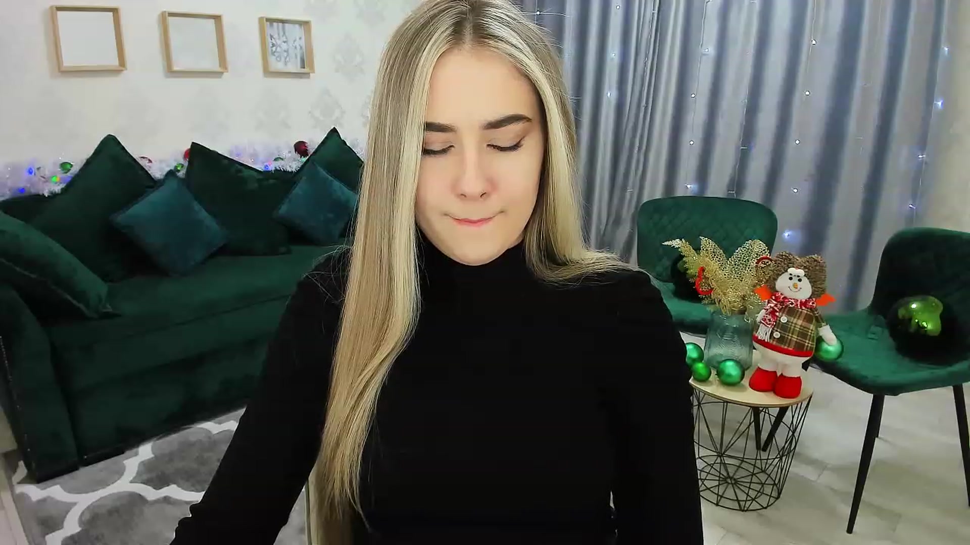 Gallery image thumbnail from Auroraa__'s myfreecams stream on, 12/26/2022, 16:27 image 16 of 20
