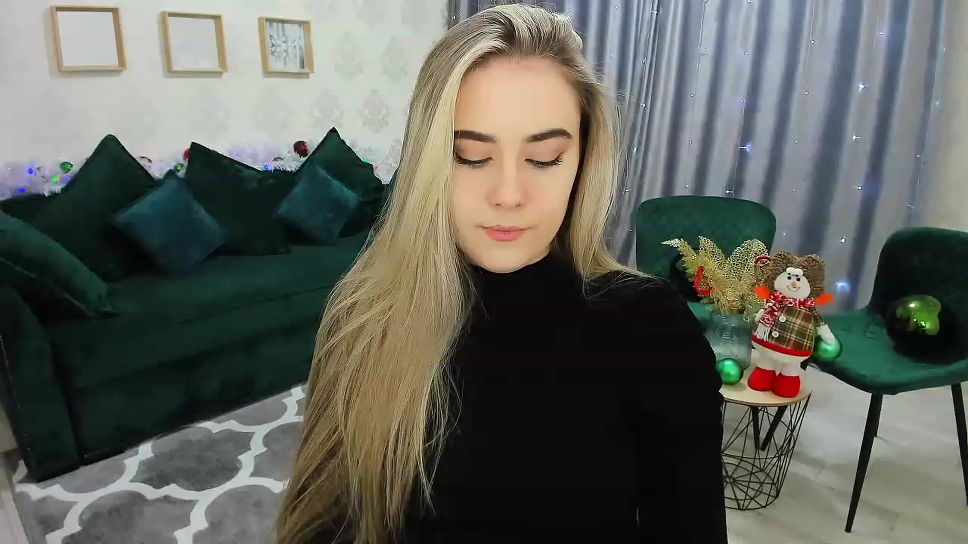 Gallery image thumbnail from Auroraa__'s myfreecams stream on, 12/26/2022, 16:27 image 4 of 20