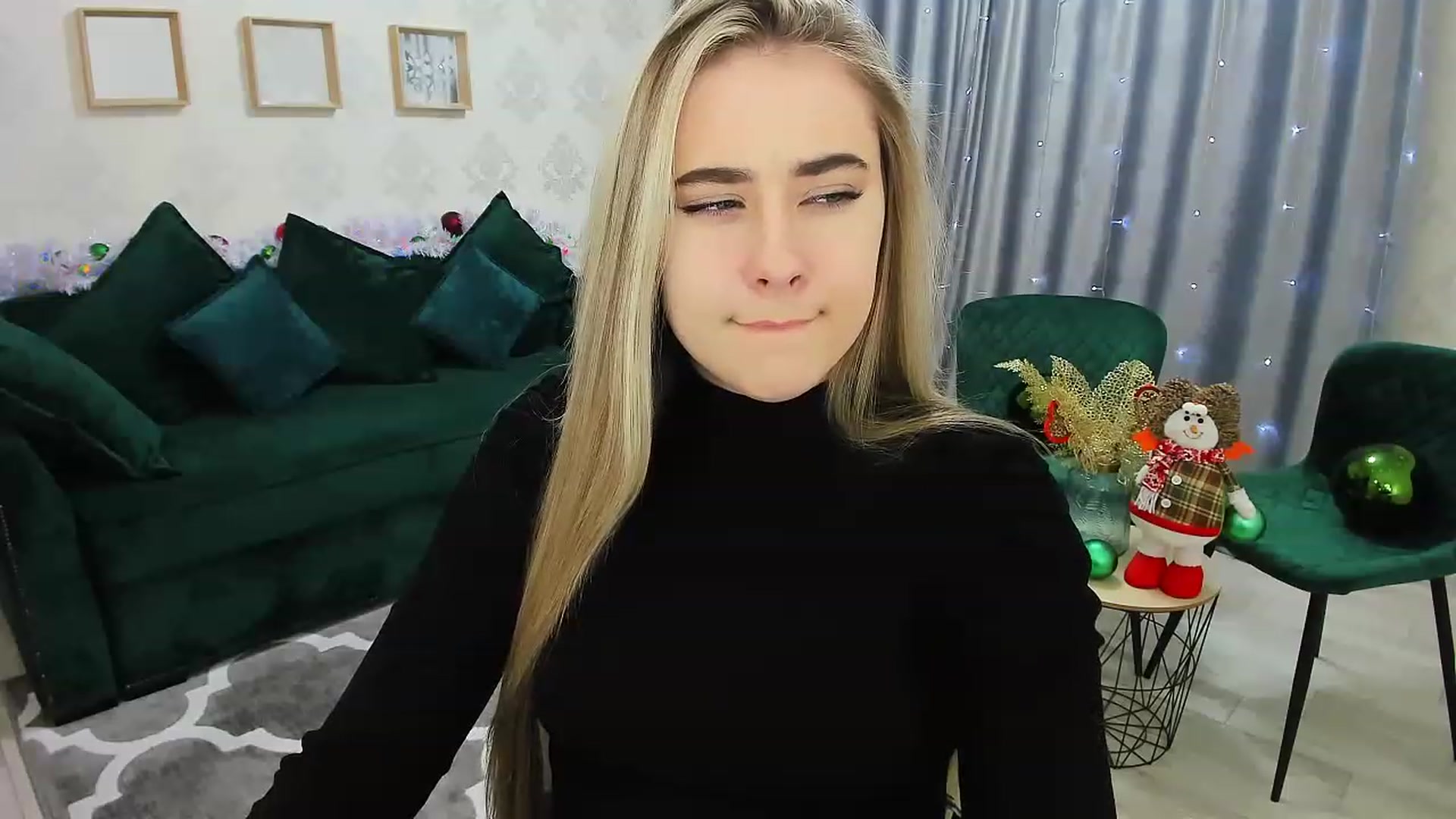 Gallery image thumbnail from Auroraa__'s myfreecams stream on, 12/26/2022, 16:27 image 18 of 20